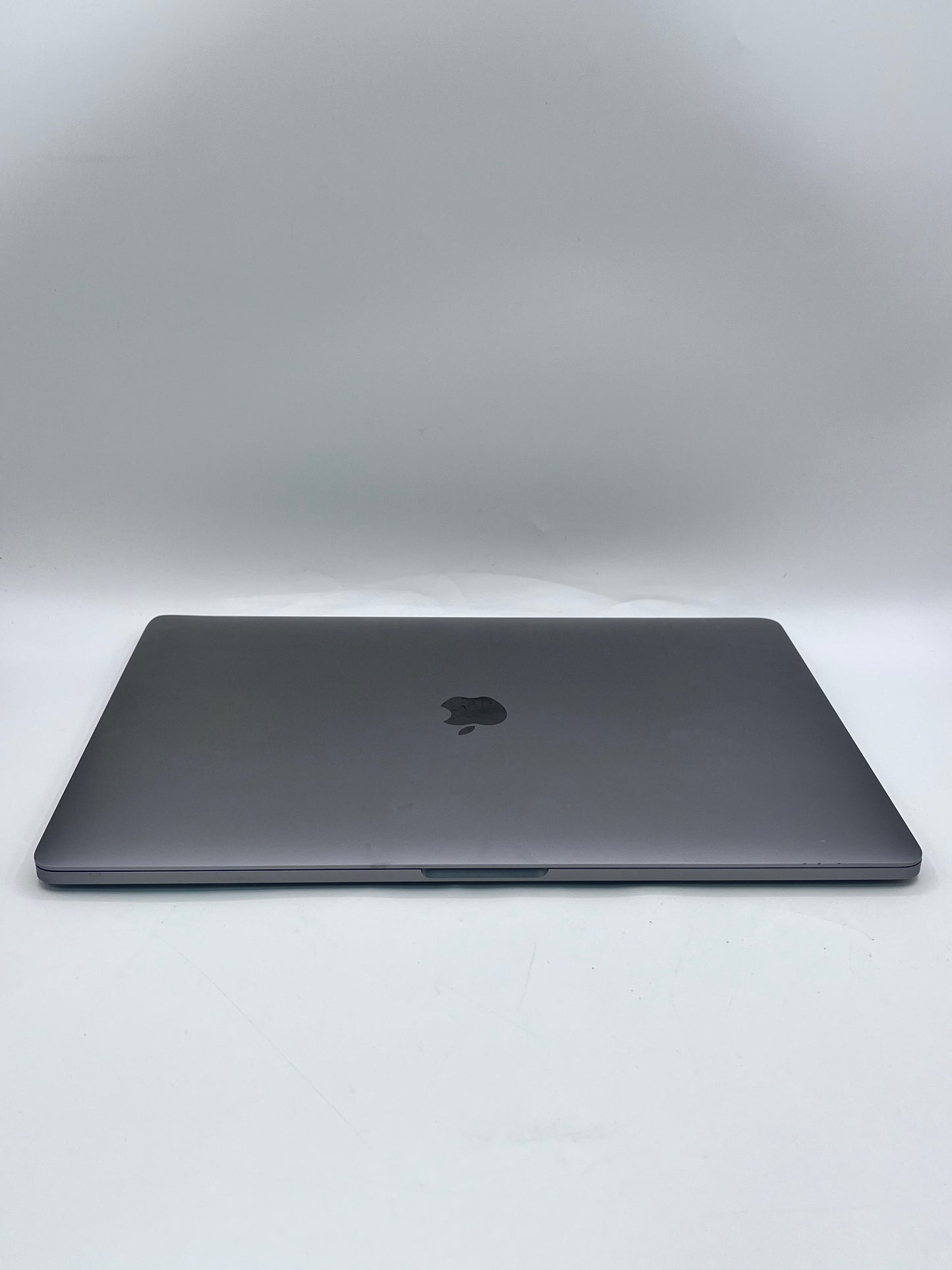 Apple MacBook Pro 15" A1990 256GB 16GB 2018 - Silver READ