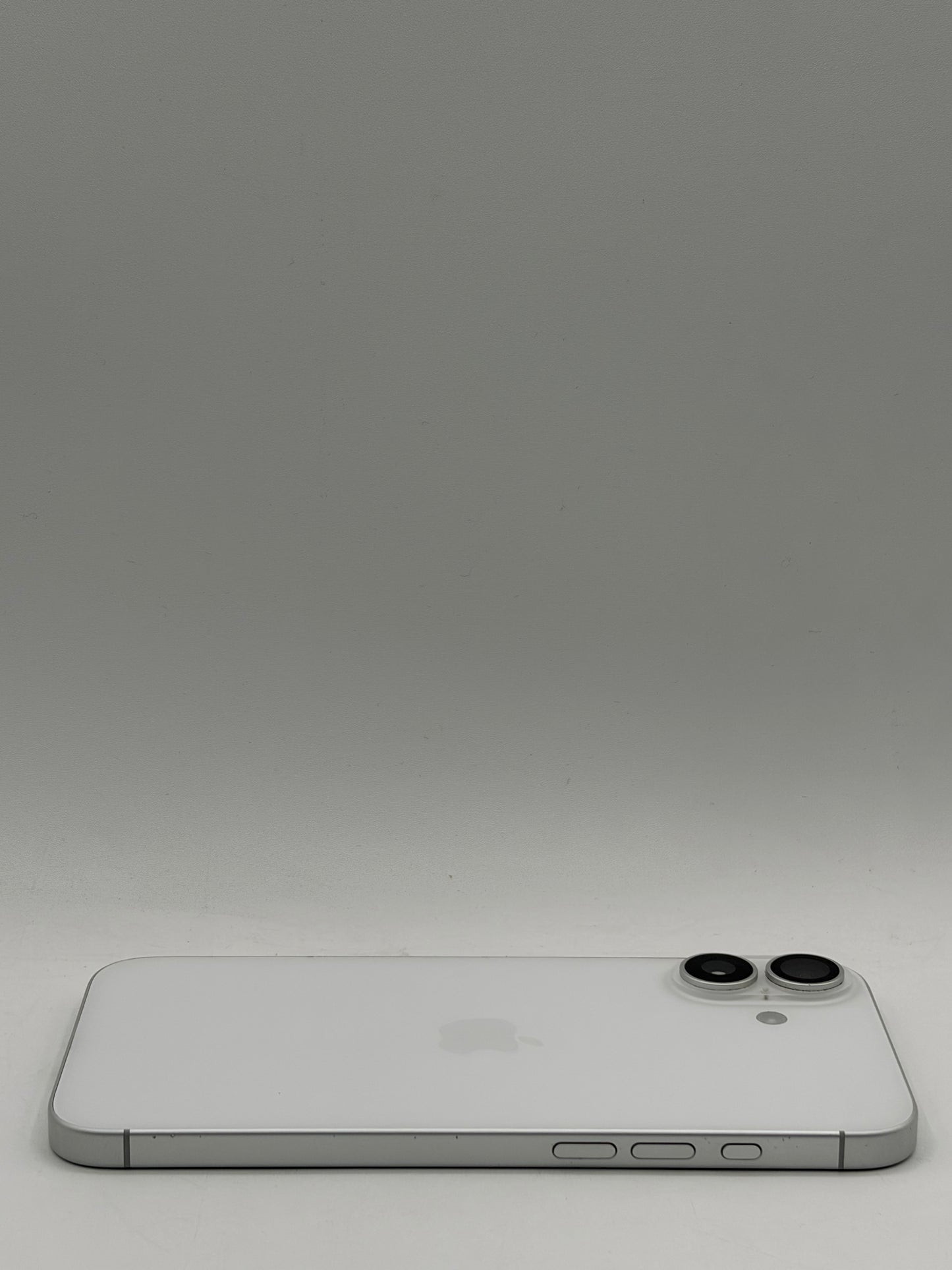 Unlocked Apple iPhone 16 Plus 256GB White A3082 NXV03LL/A 99% Battery Health