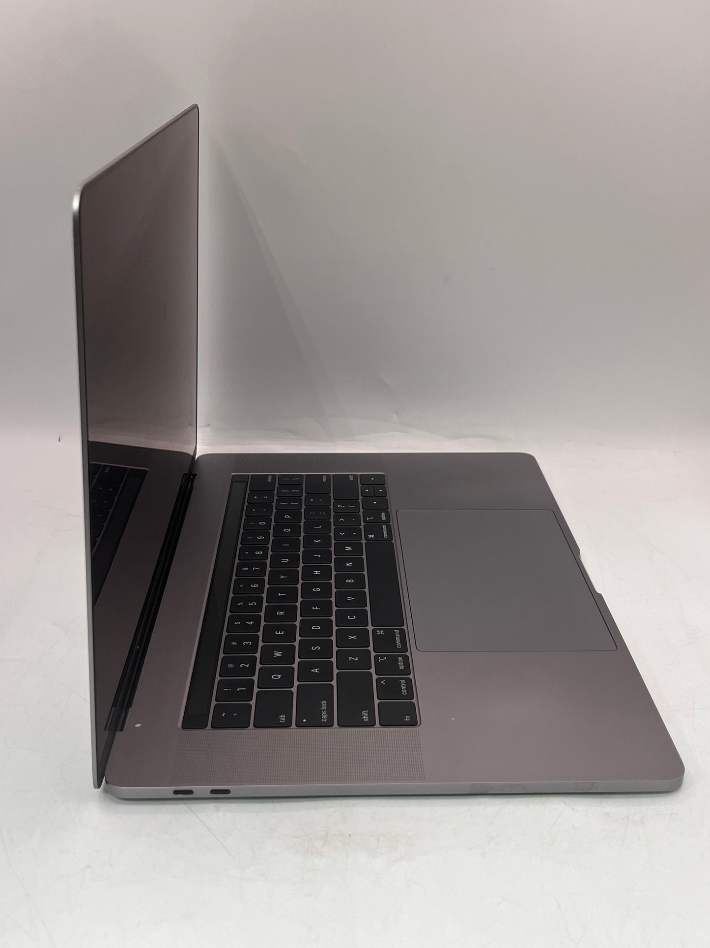 Apple MacBook Pro 15" A1990 2018 Core i9 32GB 512GB Space Gray