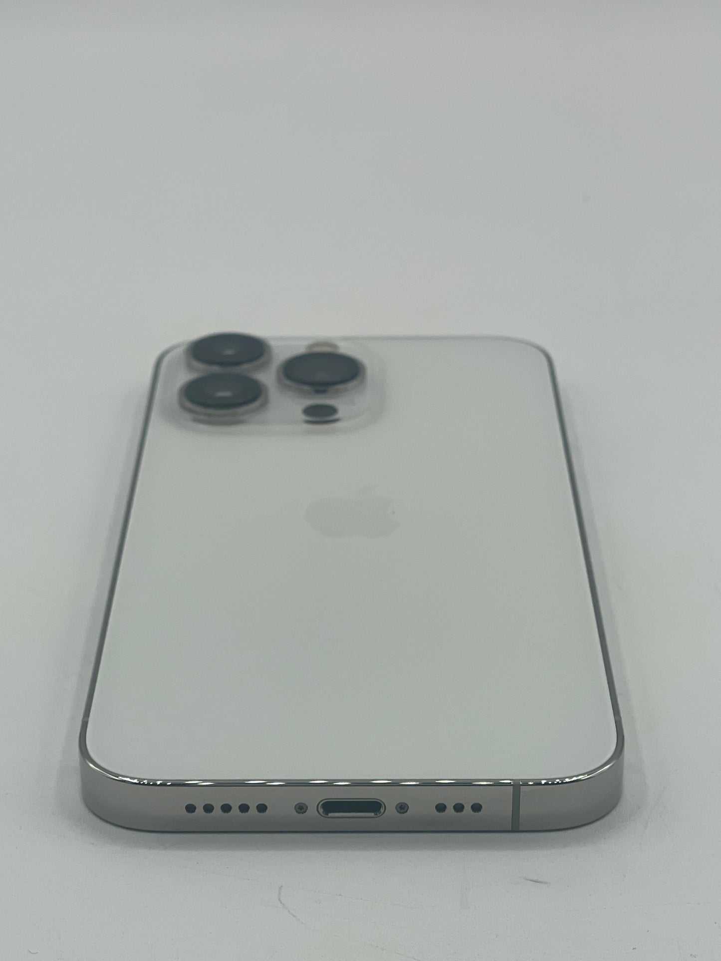 Unlocked Apple iPhone 13 Pro 6.1" 256GB White A2483 MLR73LL/A Service Batt