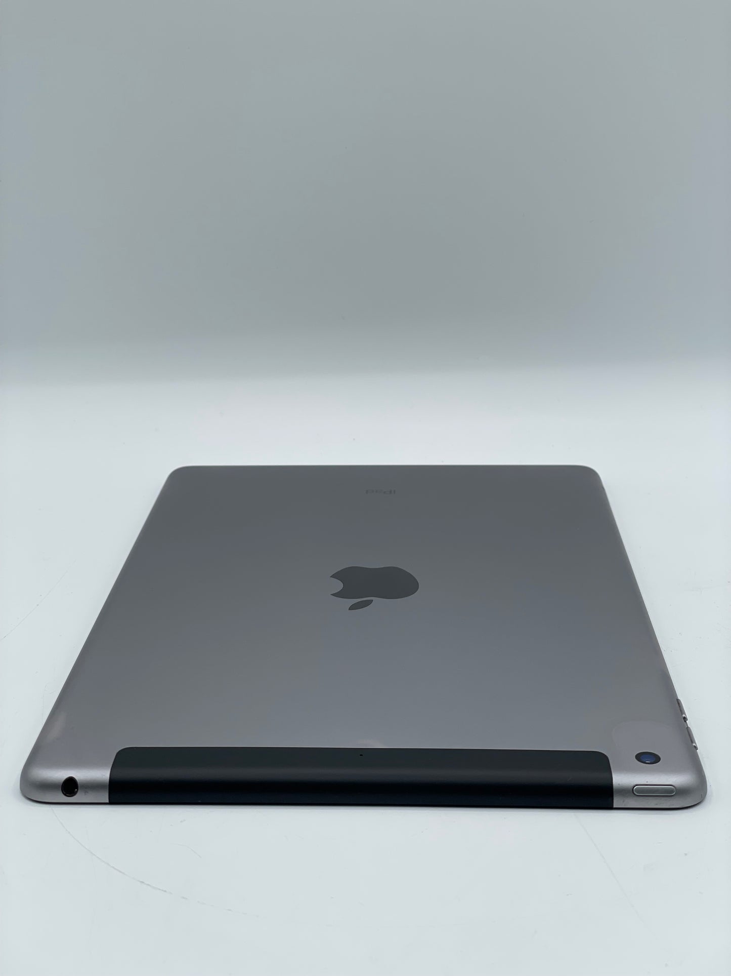 Unlocked Apple iPad 5th Gen A1823 Black 32GB A1823 MP1M2LL/A