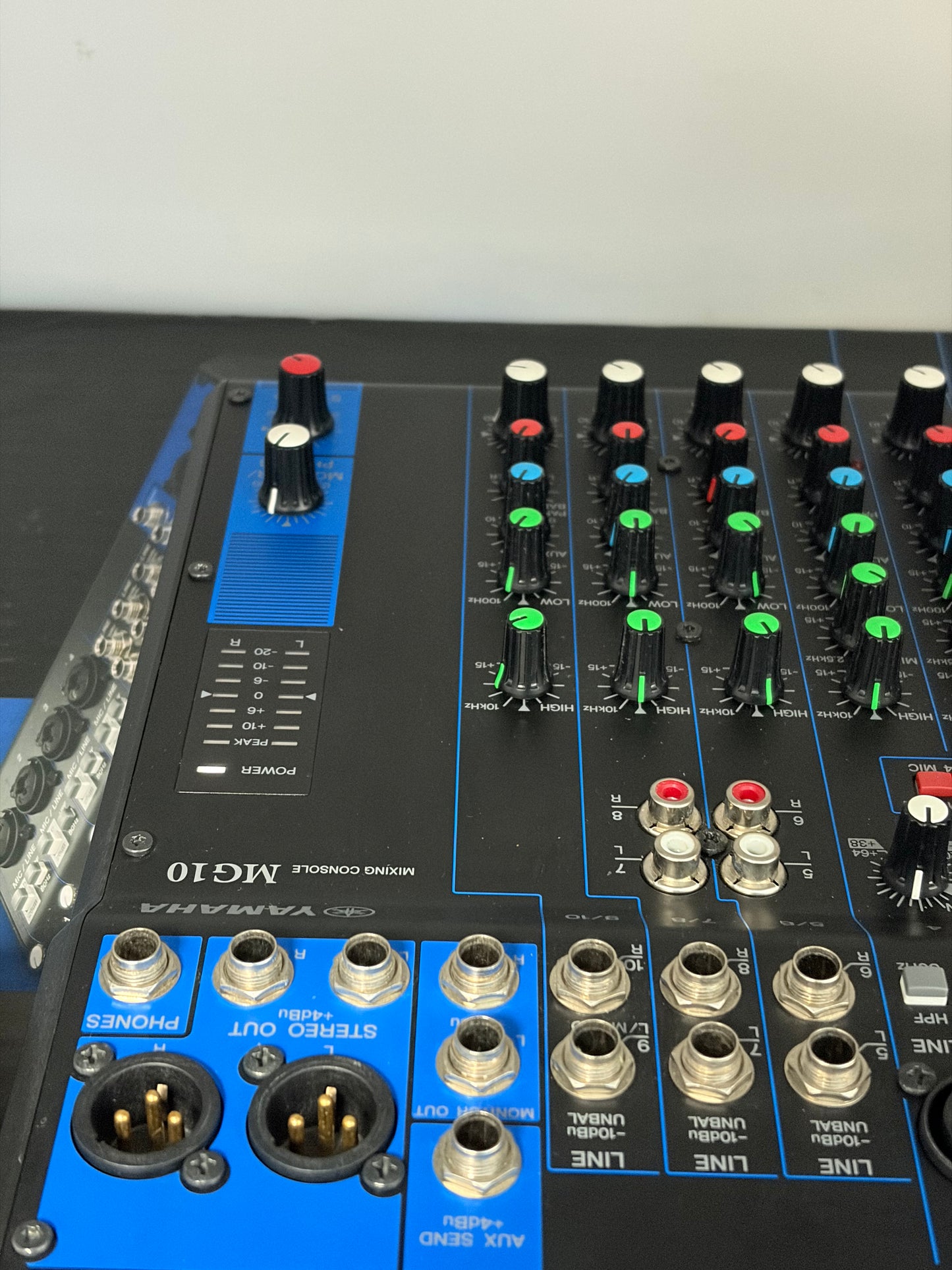 Yamaha MG10XU 10-Input Stereo Mixer with Effects - Black