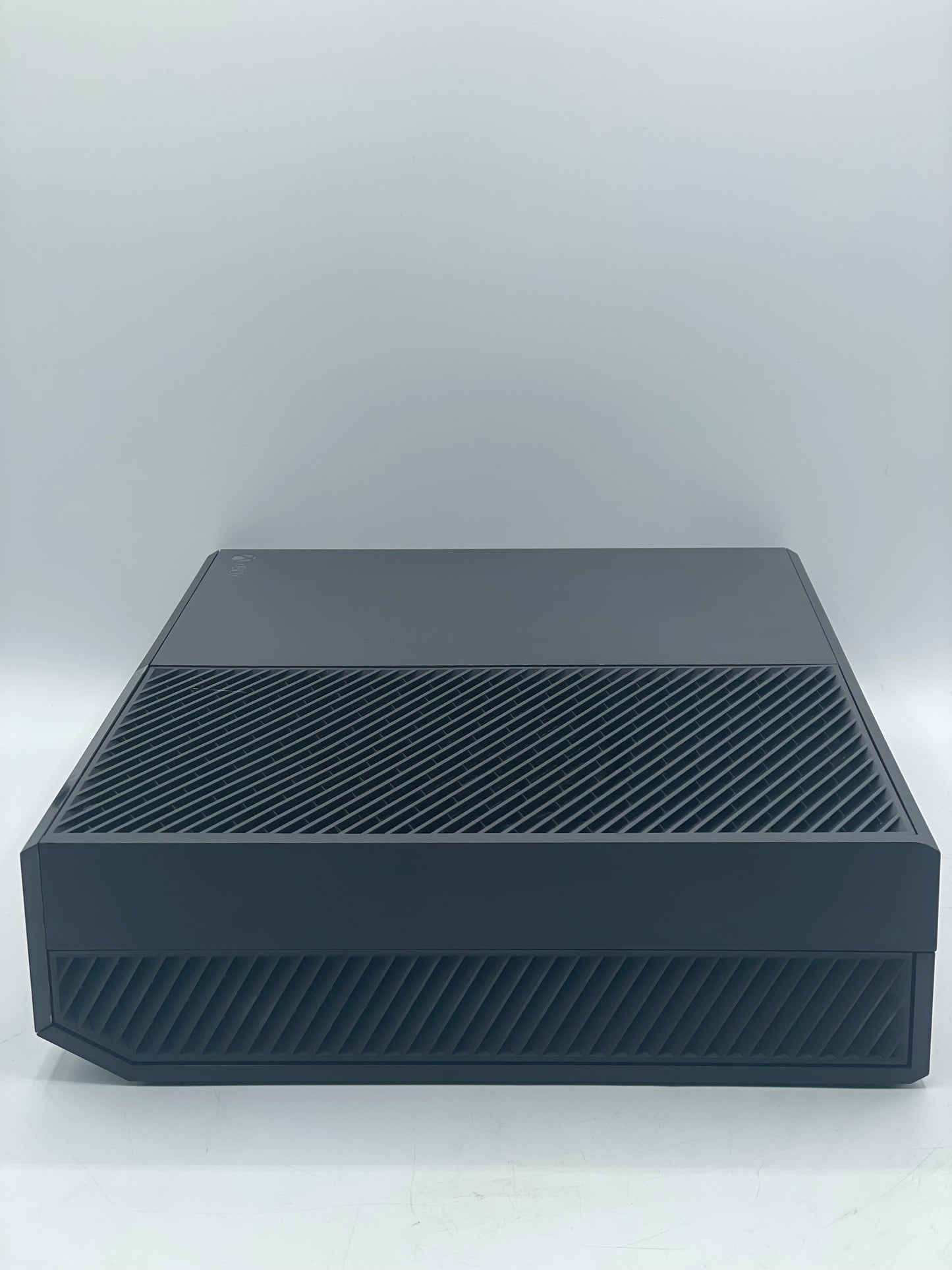 Microsoft Xbox One 2013 (Model 1540) - 500GB - Used - Fully Functional
