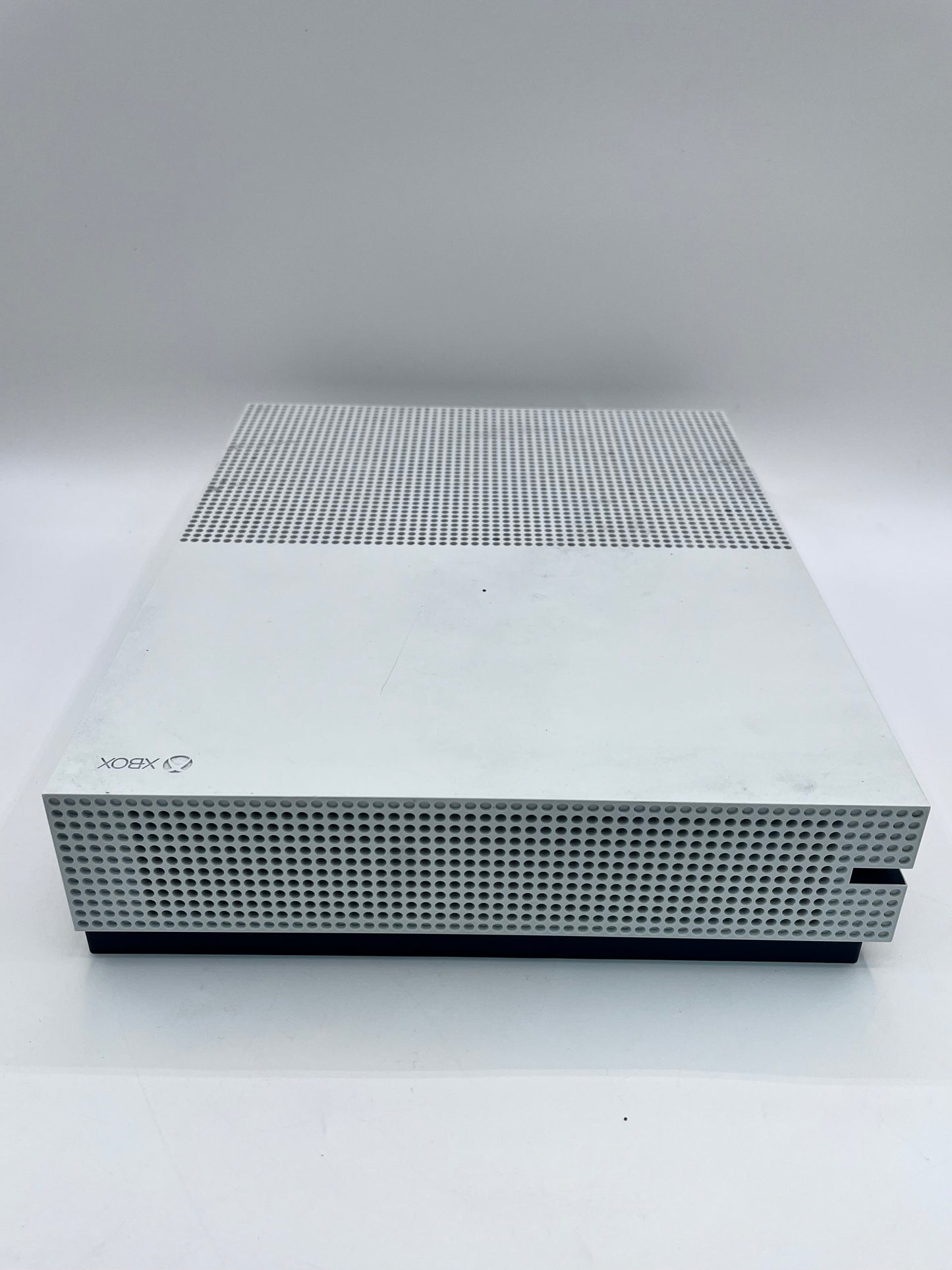 Microsoft Xbox One S Series Model 1681 Console w/ controllers and cords Tested