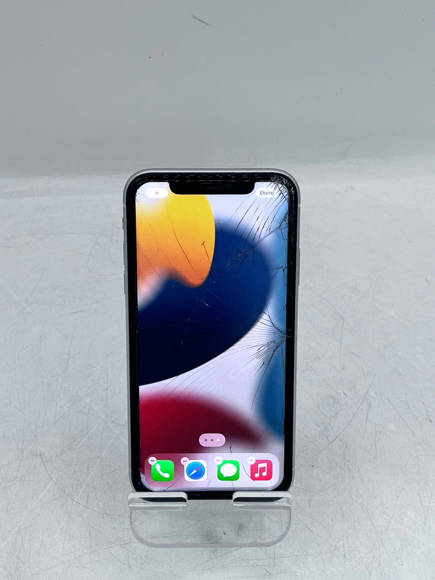 Unlocked Apple iPhone 11 MHCQ3LL/A A2111 64GB - White READ