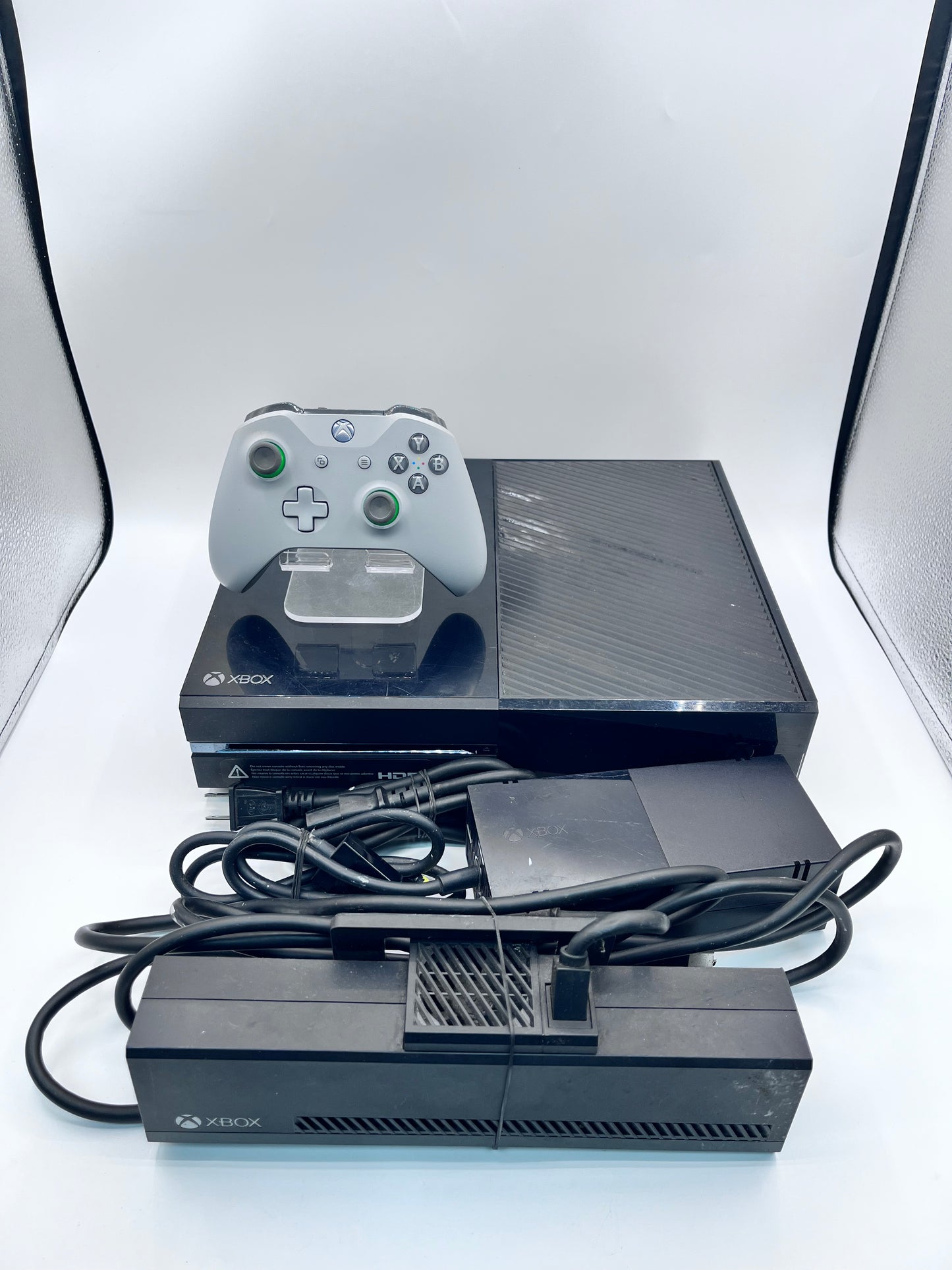 Microsoft Xbox One 500GB 1540 Console with Kinect Accessory