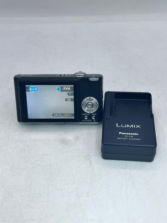 Panasonic LUMIX DMC-FX30 7.2MP Digital Camera - Silver