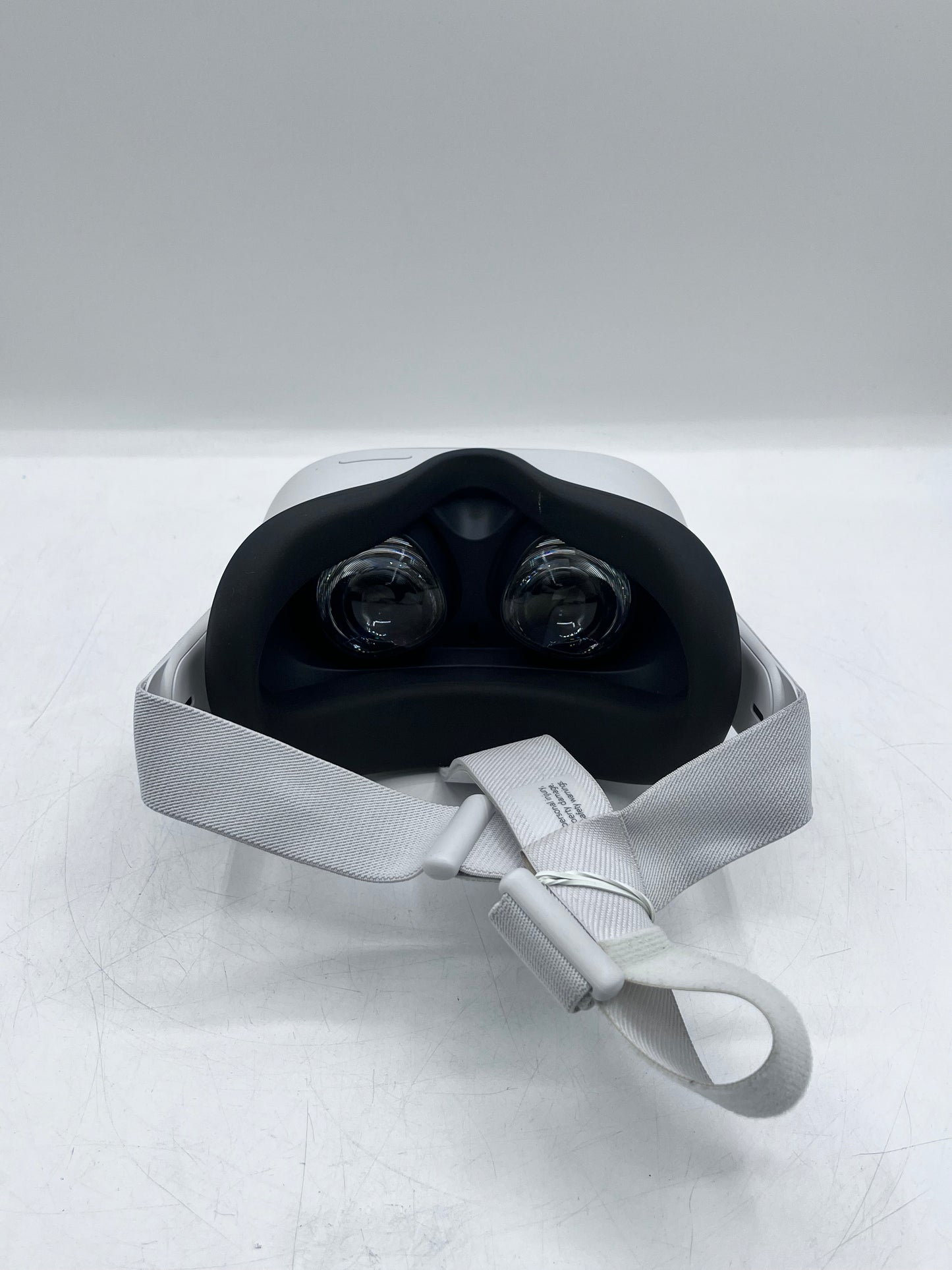 Meta Oculus Quest 2 Standalone VR Headset Only / KW49CM- 128GB - White - Fair Condition