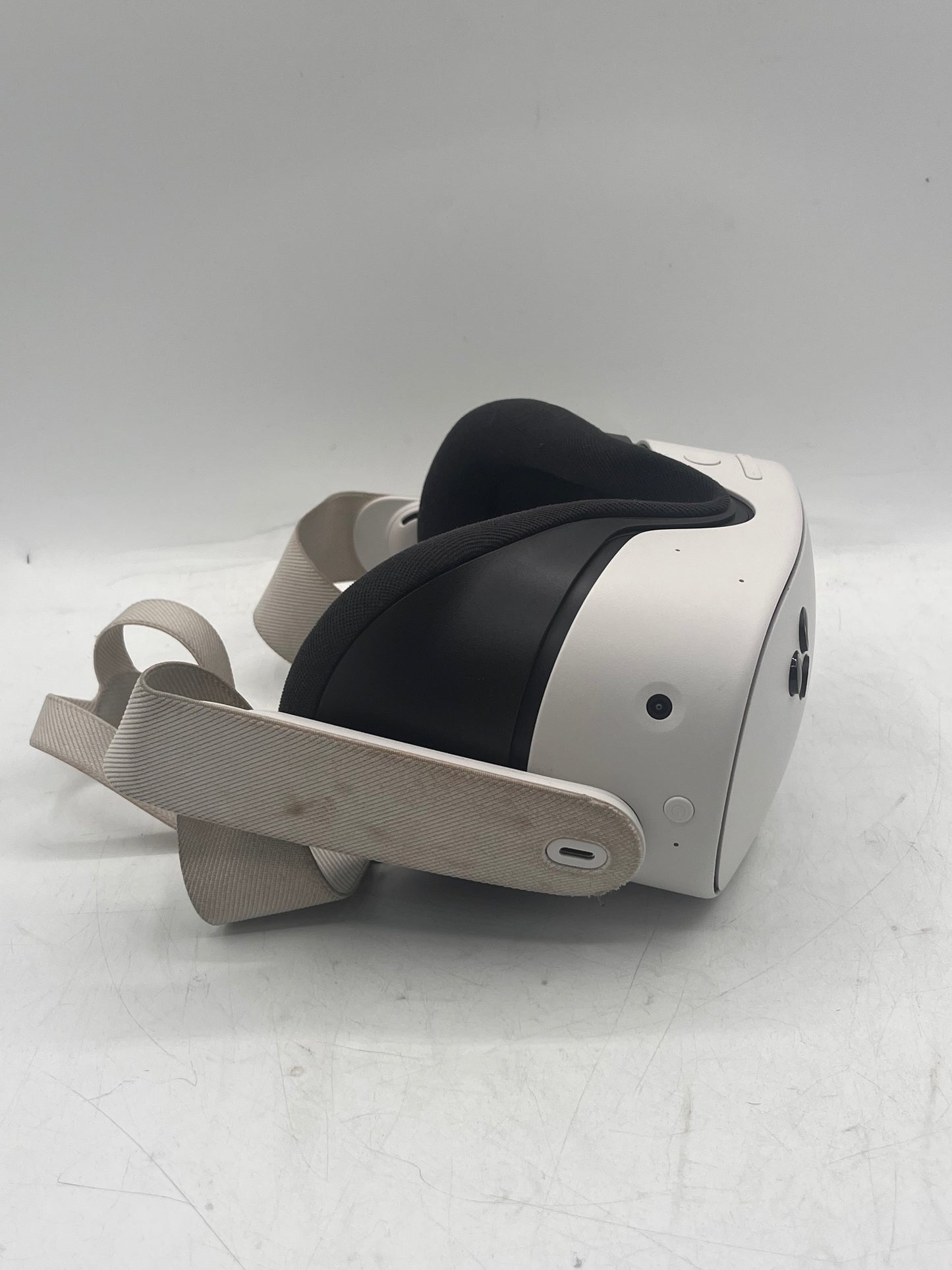 Meta Quest 3S VR Headset White Broken