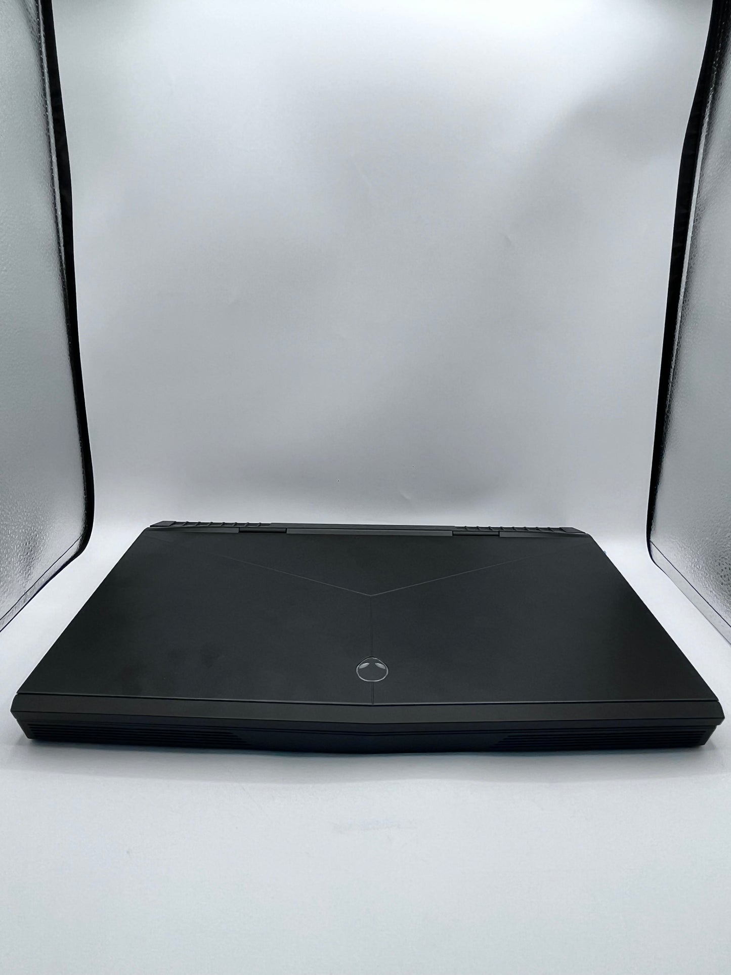 Alienware 17 R5 17" Laptop i7-8750H @ 2.2GHz 16GB 1TB 256GB SSD GTX 1070