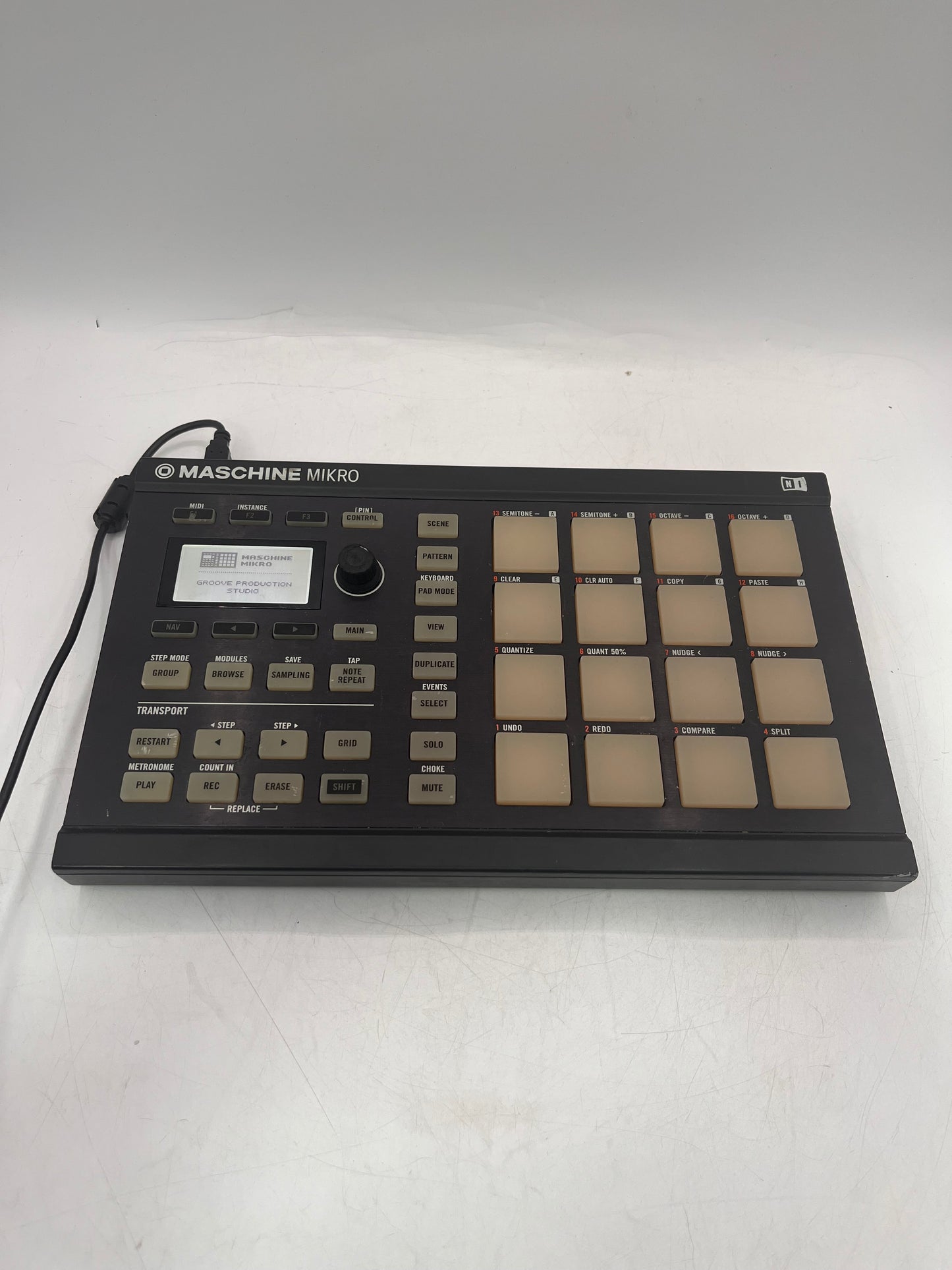 Native Instruments Maschine Mikro MK2 Pro Audio Controller