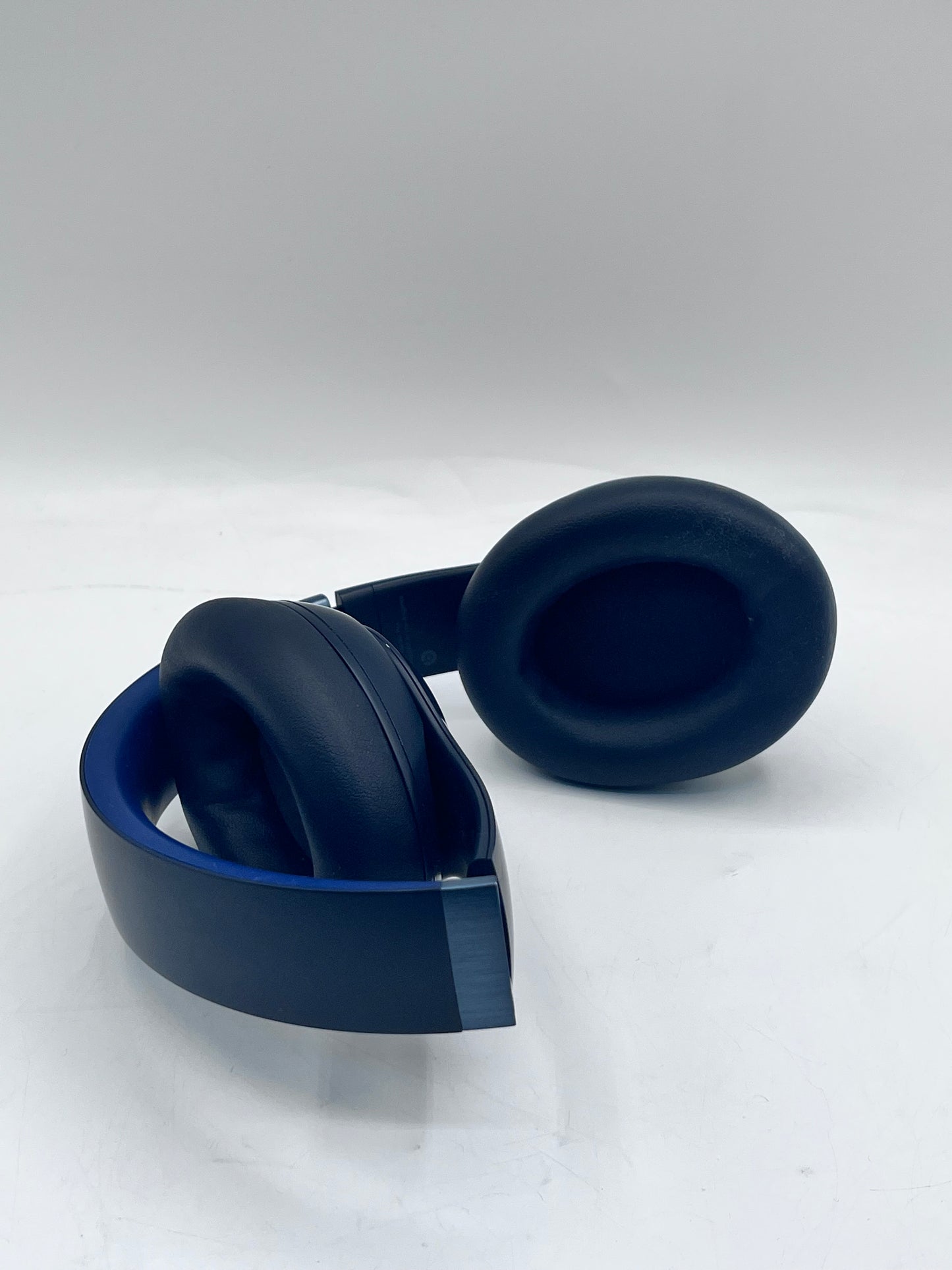 Beats Studio Pro Headphones with Carrying Case - Blue