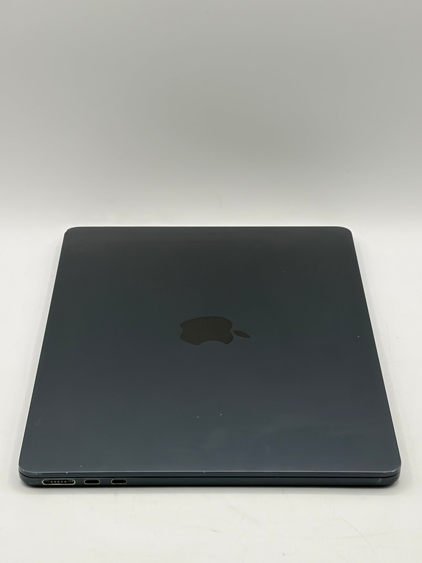 2022 Apple M2 MacBook Air 13.6'' 16GB 512GB A2681 MLY33LL/A Midnight