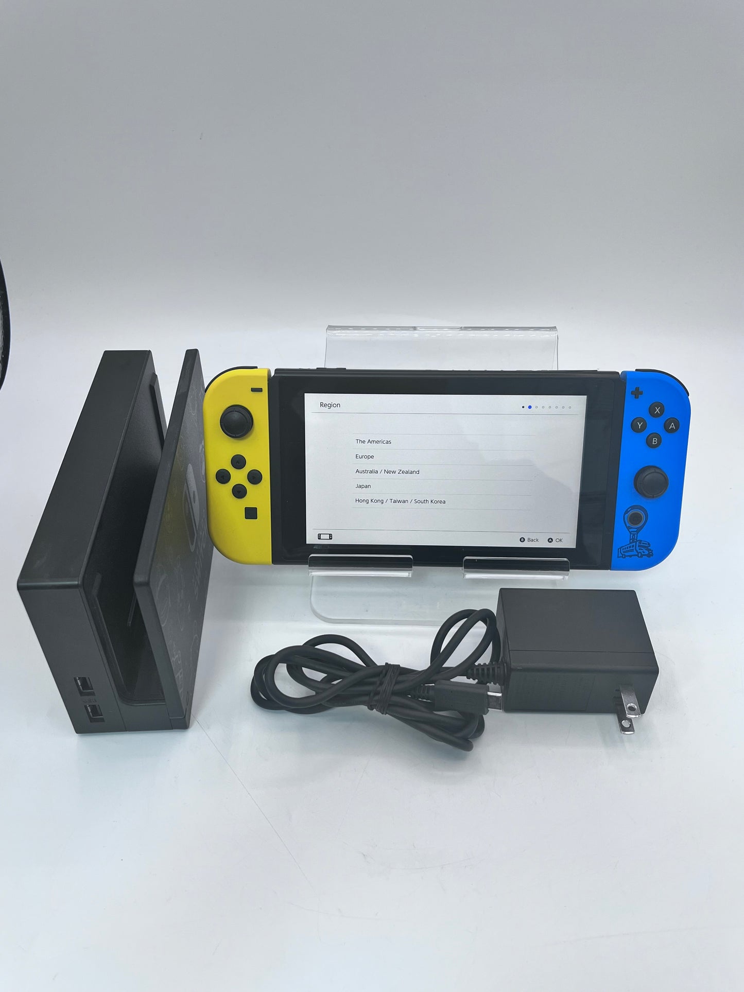 Nintendo Switch HAC-001(-01) Fortnite Wildcat Console Bundle - Yellow/Blue with Dock