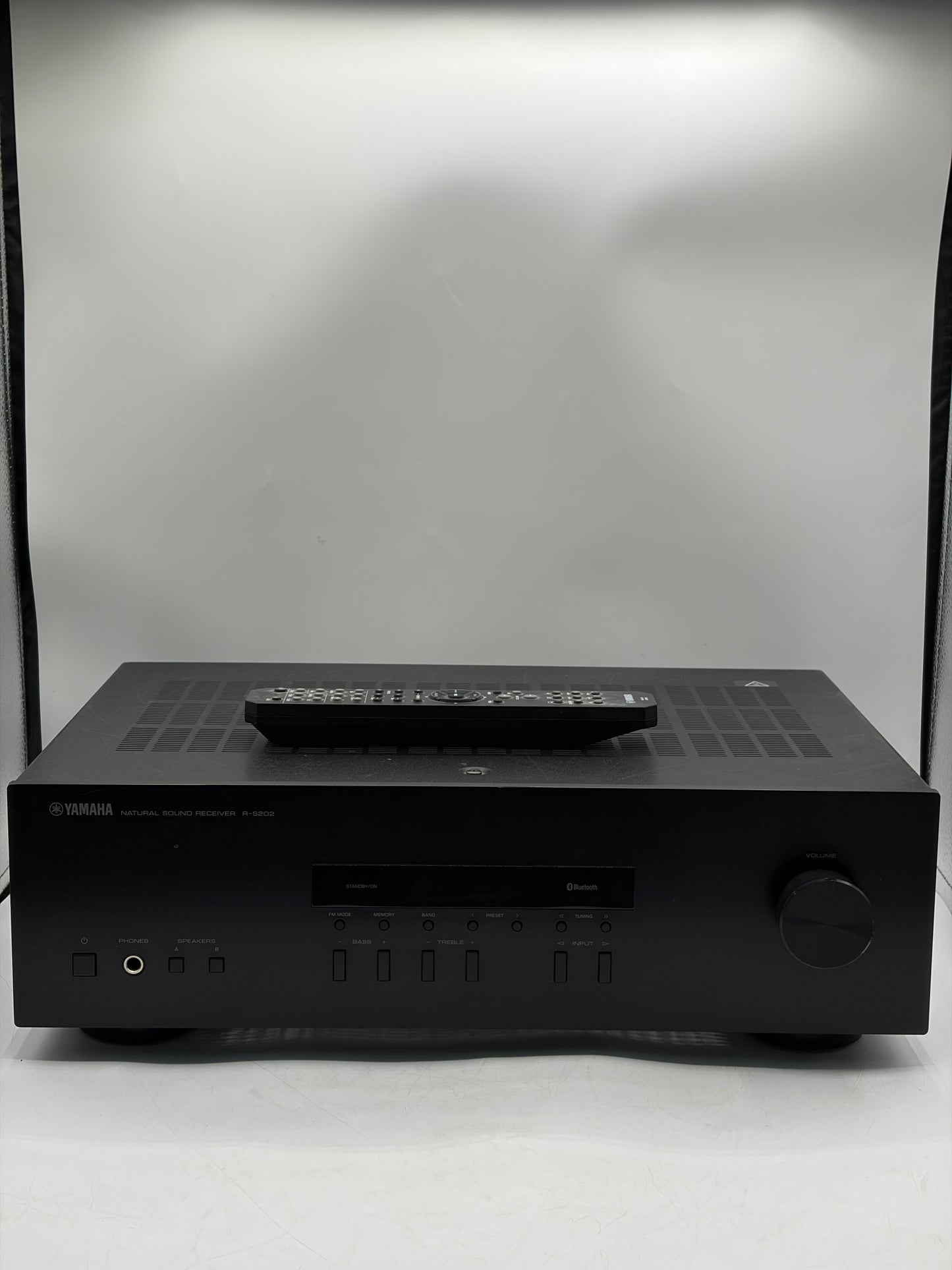 Yamaha R-S202 2ch. Natural Sound 200W Bluetooth Stereo Receiver