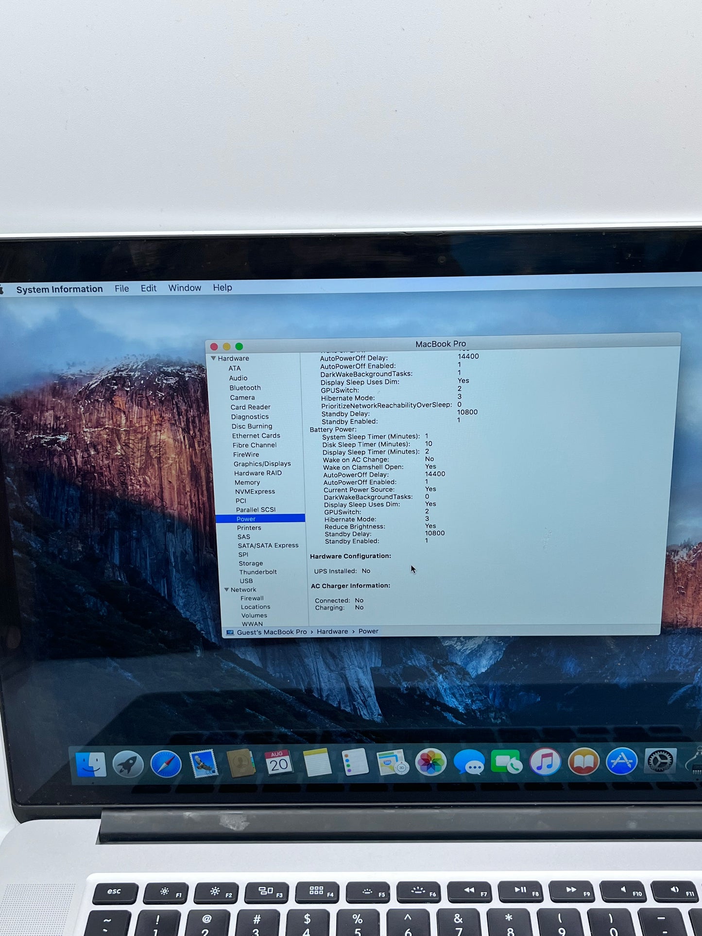 Apple MacBook Pro 15.4″ A1398 Core i7 2.8GHz 16GB 512GB 2015 - Silver