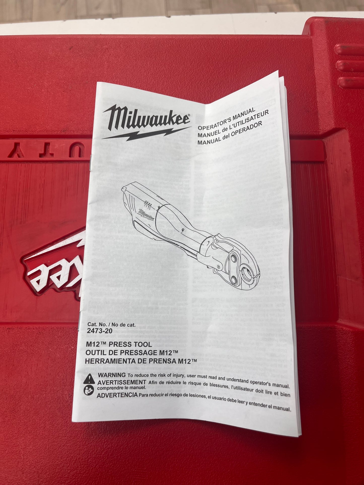 Milwaukee 2473-20 Force Logic Press Tool W/ 4 Jaws, Battery, Charger, Box