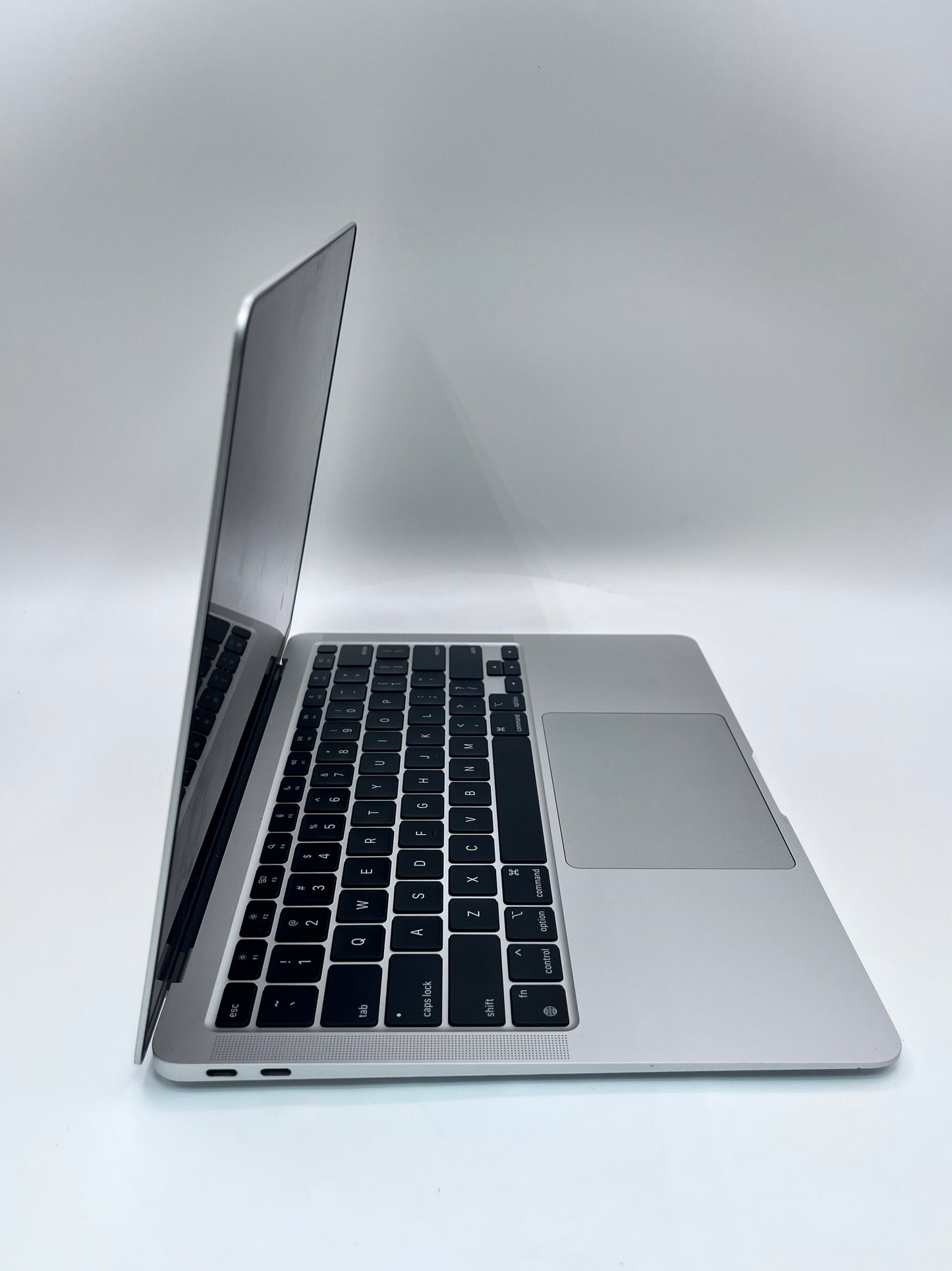 Apple MacBook Air 13.3" M1 8GB 256GB A2337 MGN93LL/A Silver Remotely Managed