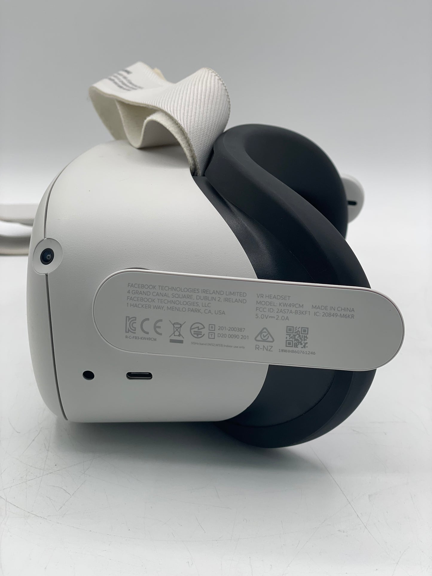 Meta Oculus Quest 2 128GB Virtual Reality Headset - White