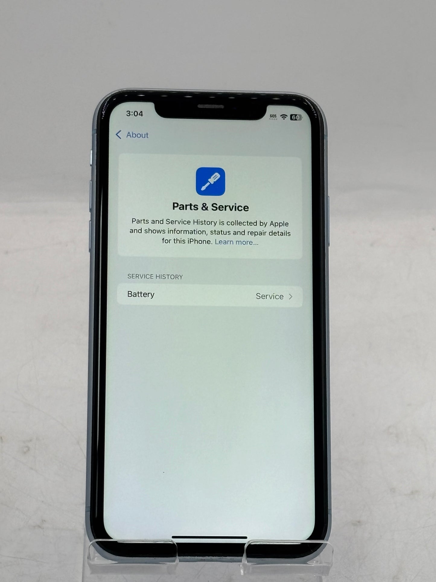 Unlocked Apple iPhone XR A1984 MRYX2LL/A 64GB Smart Phone Blue