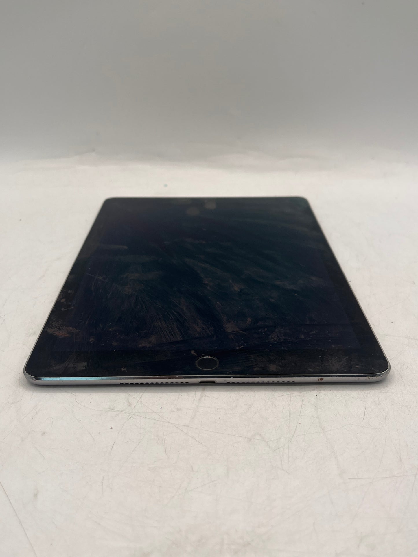 Apple iPad Air 2nd Gen A1566 64GB Wi‑Fi Only Tablet Space Gray Broken Screen