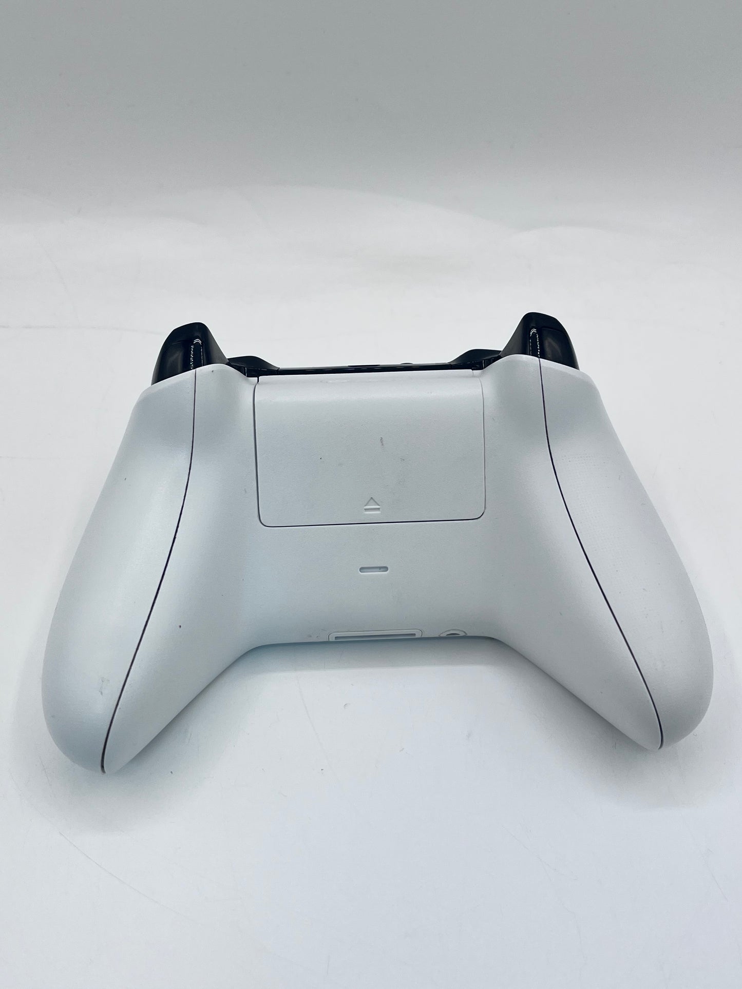 Microsoft Xbox One S 2016 1TB Bundle with 4 games - White