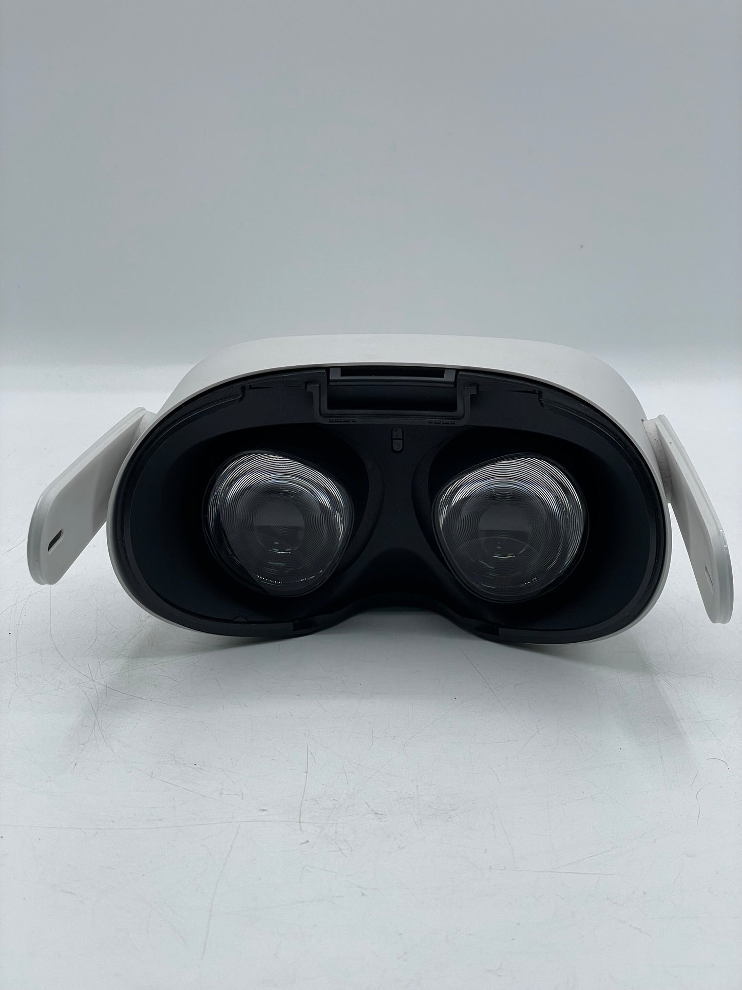 Oculus Quest 2 - 128GB Video Game System - Used - Great Condition!