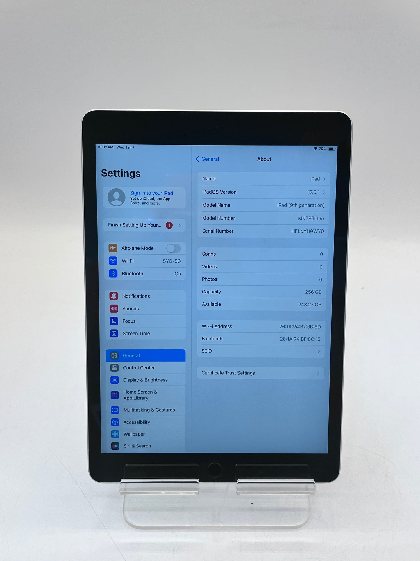 Apple iPad (9th Gen) A2602 MK2P3LL/A 10.2" 256GB Space Gray