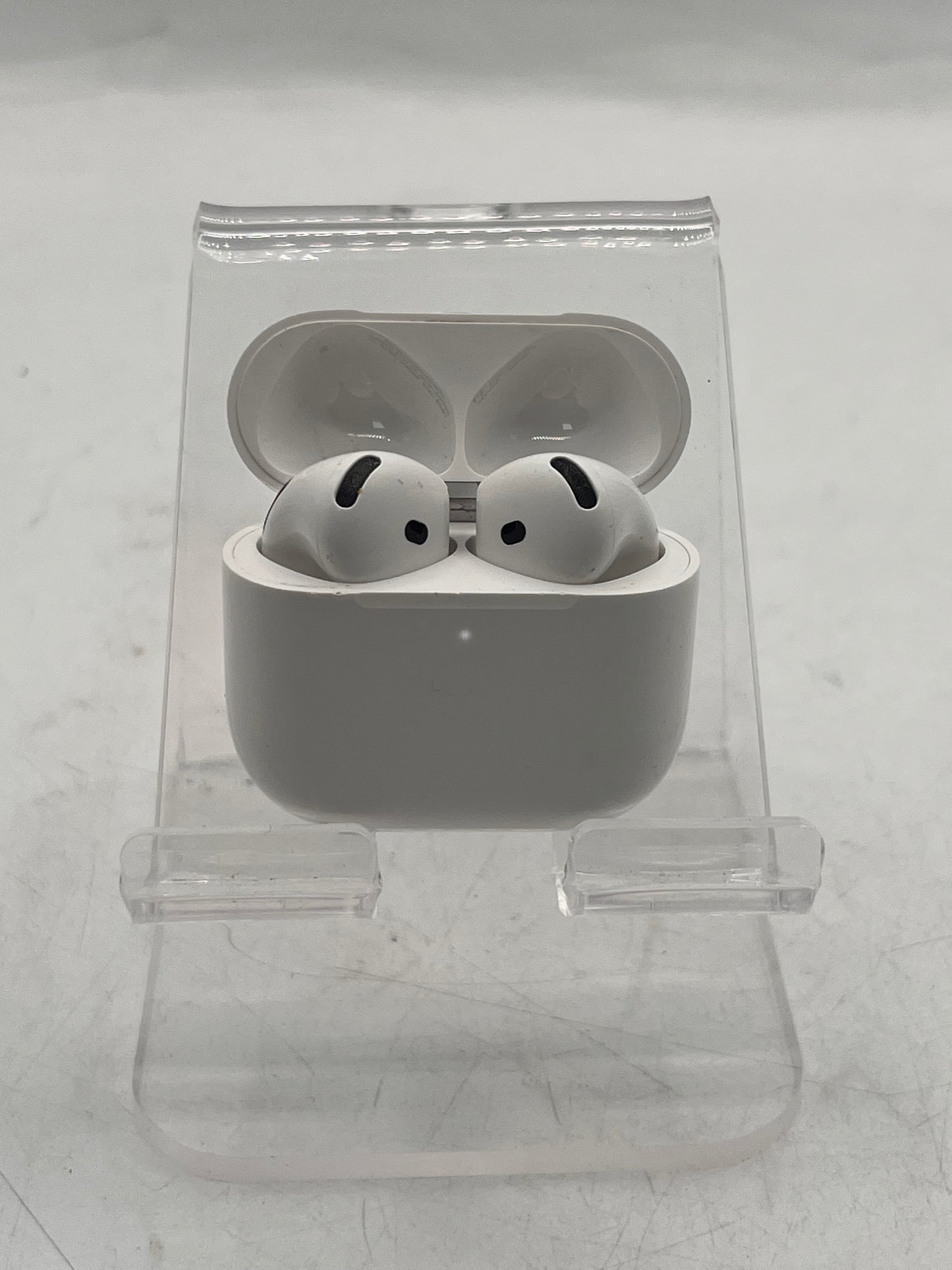 Apple AirPods (4th Gen) Complete Set A3055 A3056 A3059 - White