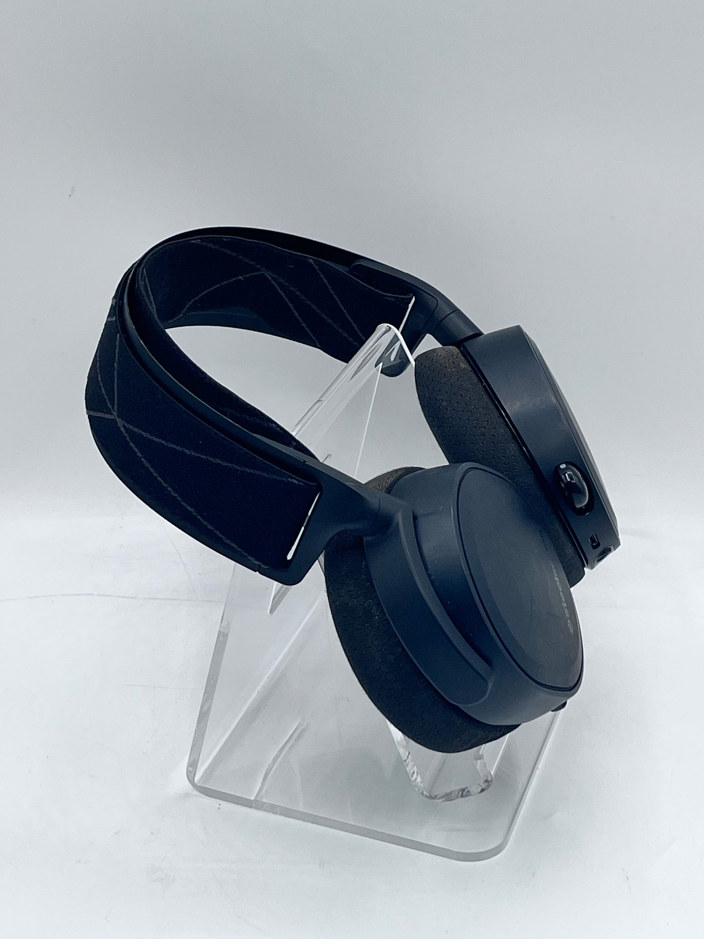 SteelSeries Arctis 7 Wireless Surround Sound Gaming Headset with dongle