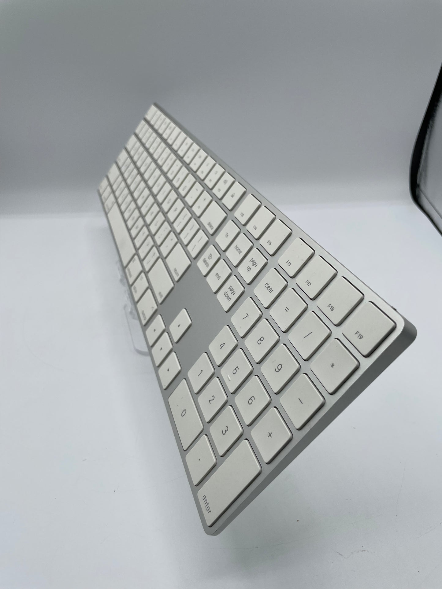 Apple Magic Keyboard with Numeric Keypad MQ052LL/A A1843 - White