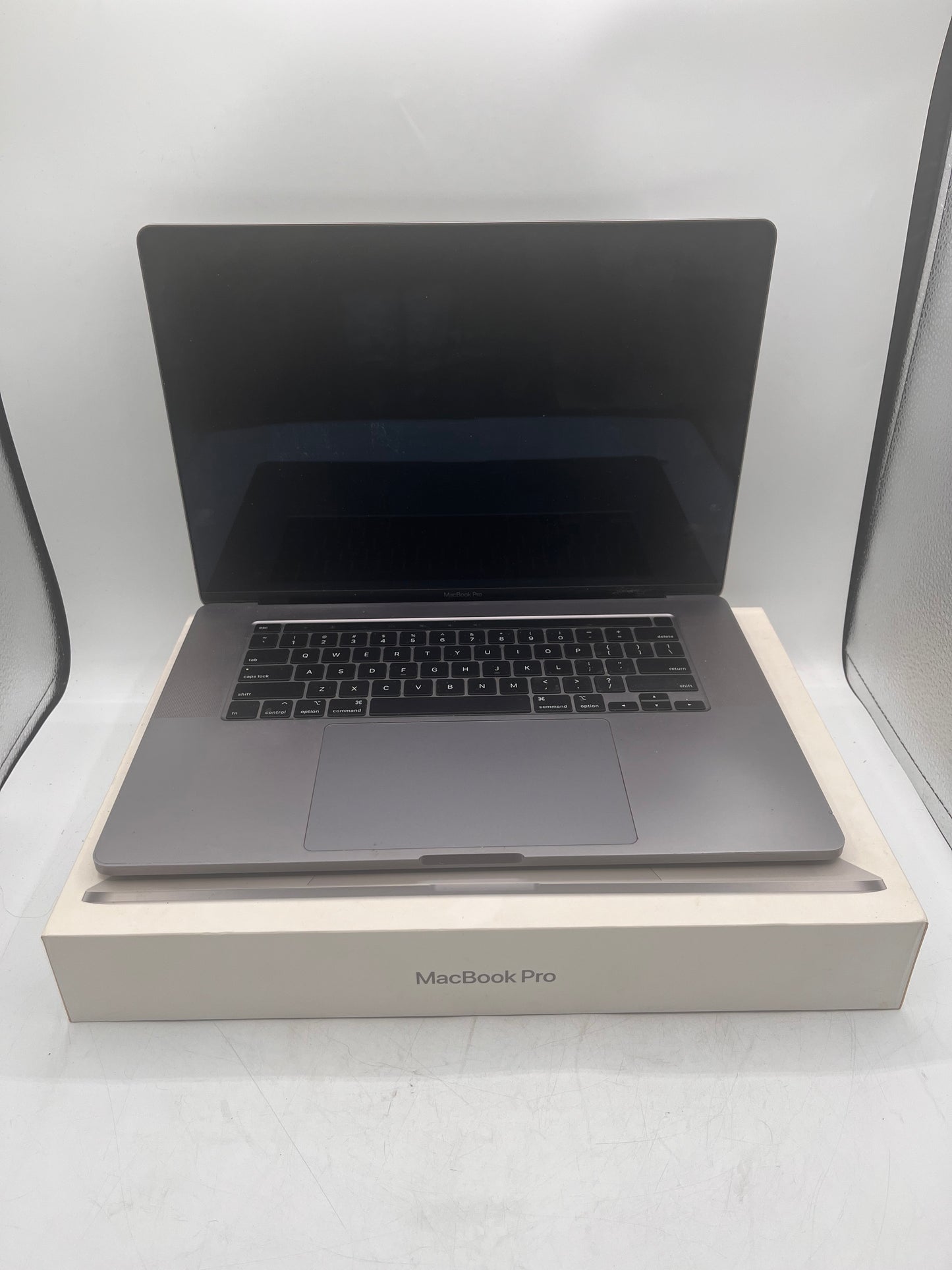 2019 Apple MacBook Pro 16" i9 32GB 1TB A2141 Radeon Pro 5500M BAD LCD