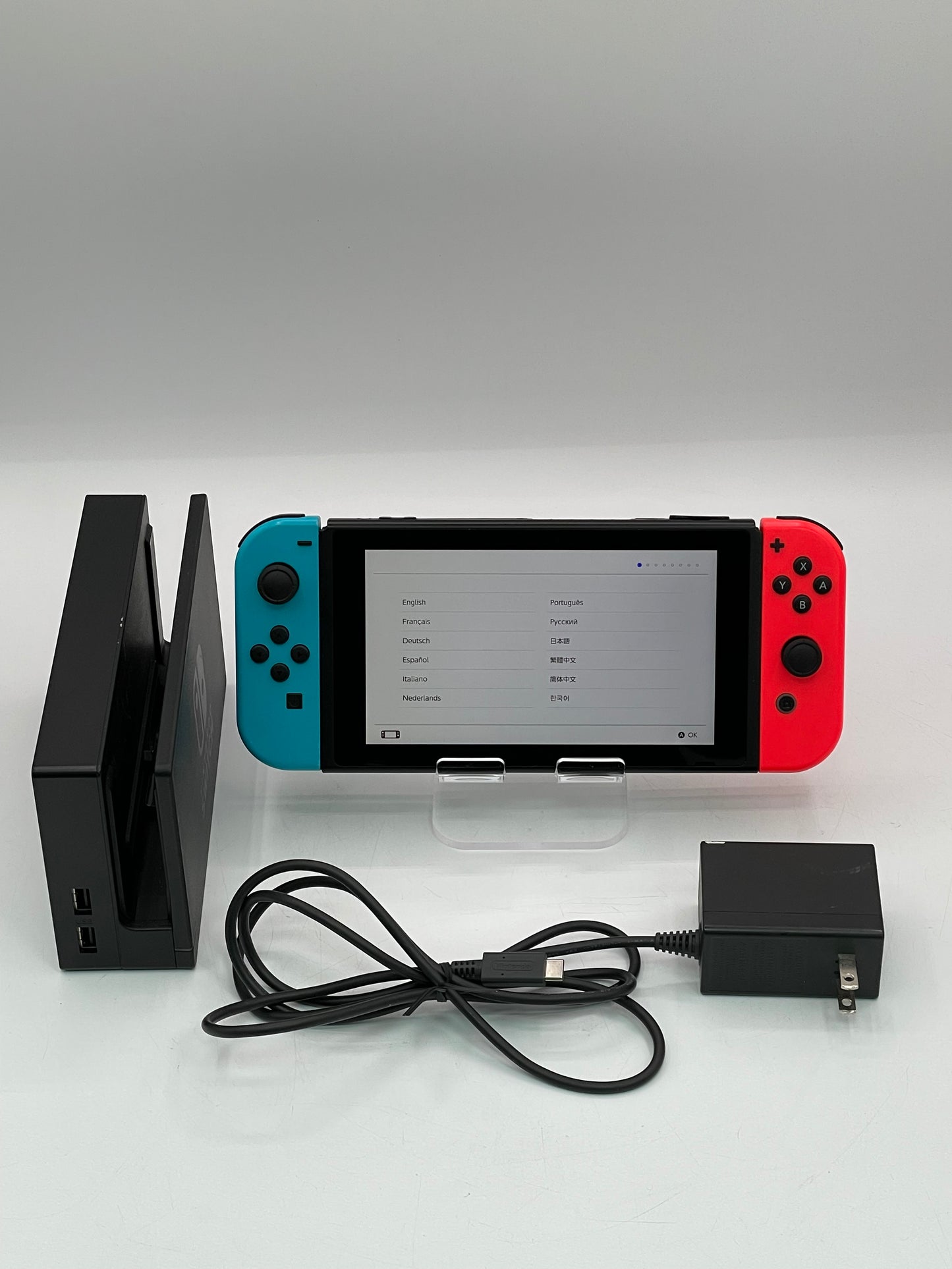 Nintendo Switch Console V2 - Complete with Dock, Charger, Joycons