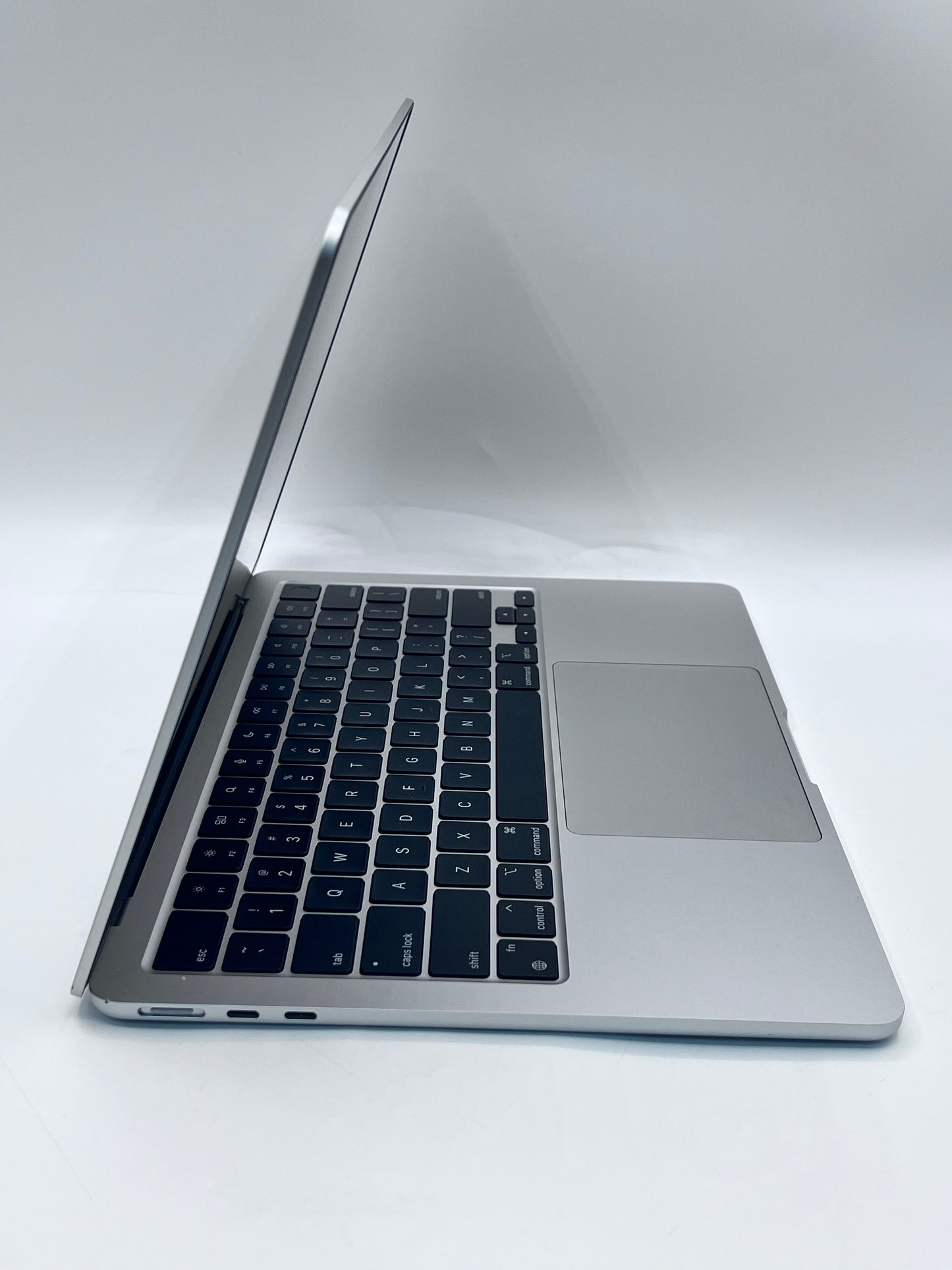 2022 Apple MacBook Air 13.3" 8C M2 8C GPU 8GB 256GB A2681 REMOTELY MANAGED