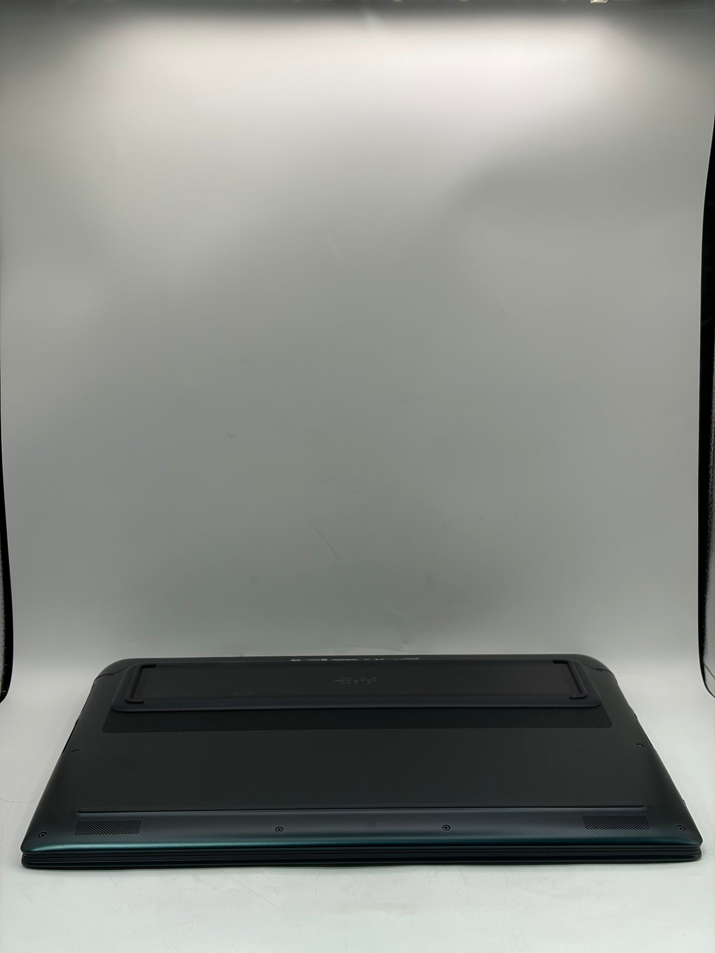 Dell Alienware 18 Area 51 Laptop Core U9 275HX 64GB 2TB RTX 5090 Blue