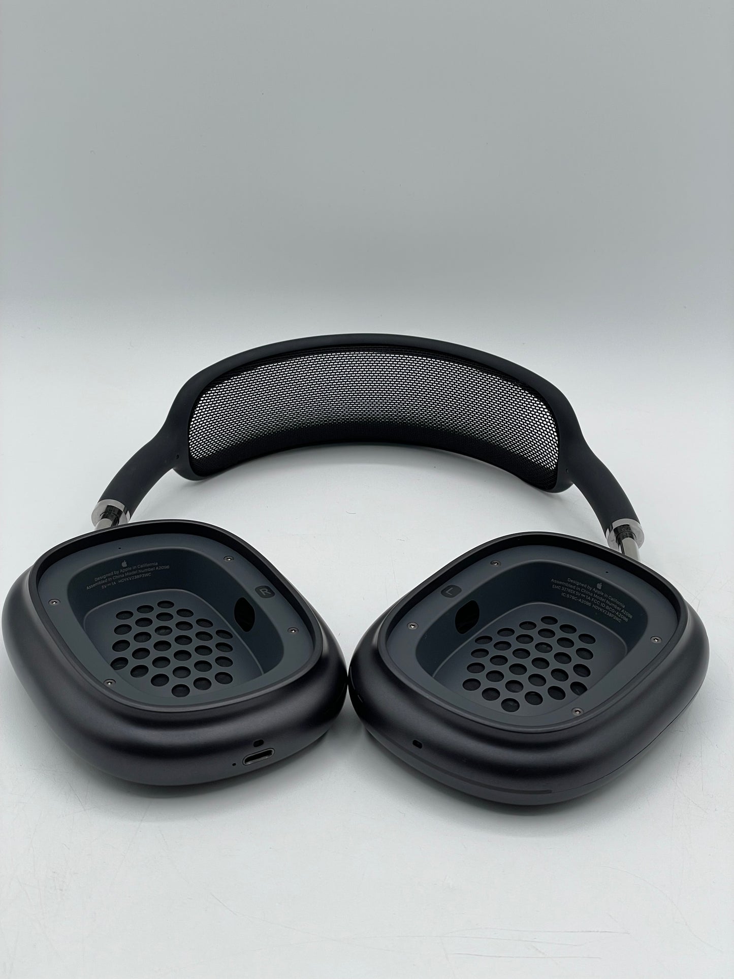 Apple AirPods Max Wireless Over-Ear Headphone Space Grey A2096