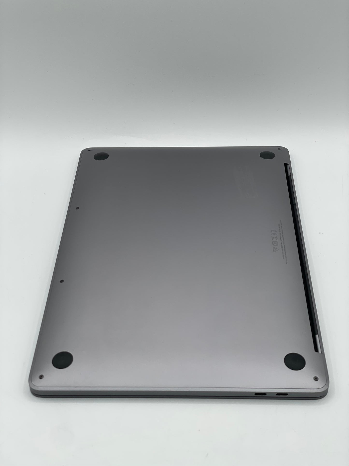 2022 Apple MacBook Pro 13.3" 8C M2 10C GPU 8GB 256GB A2338 84 Cycle Count SG
