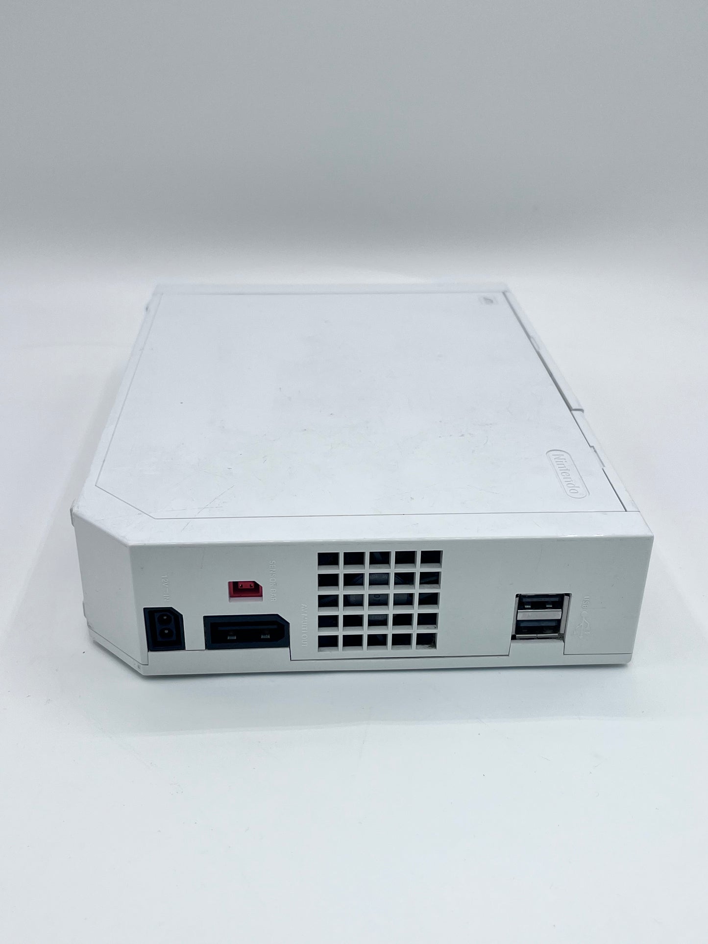 Nintendo Wii (RVL-001) Video Game System White 2006 with 2 Controllers