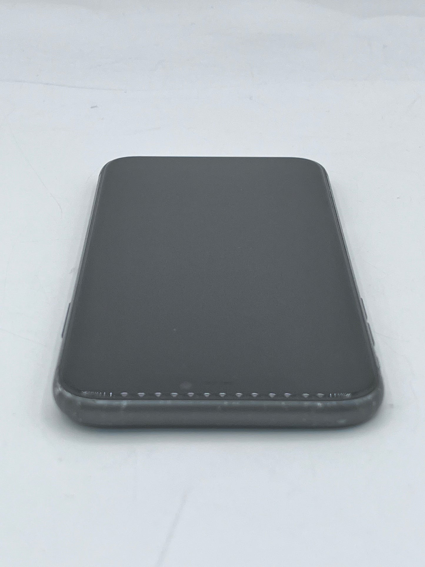 Unlocked Apple iPhone 11 A2111 MWL12LL/A 6.1 inch 256 GB - Black