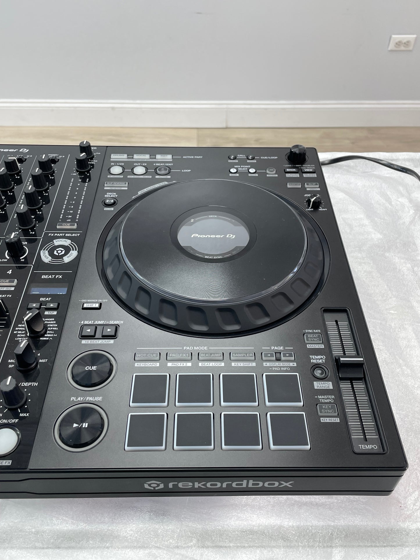 Pioneer DJ DDJ-FLX10 4-Channel DJ Controller