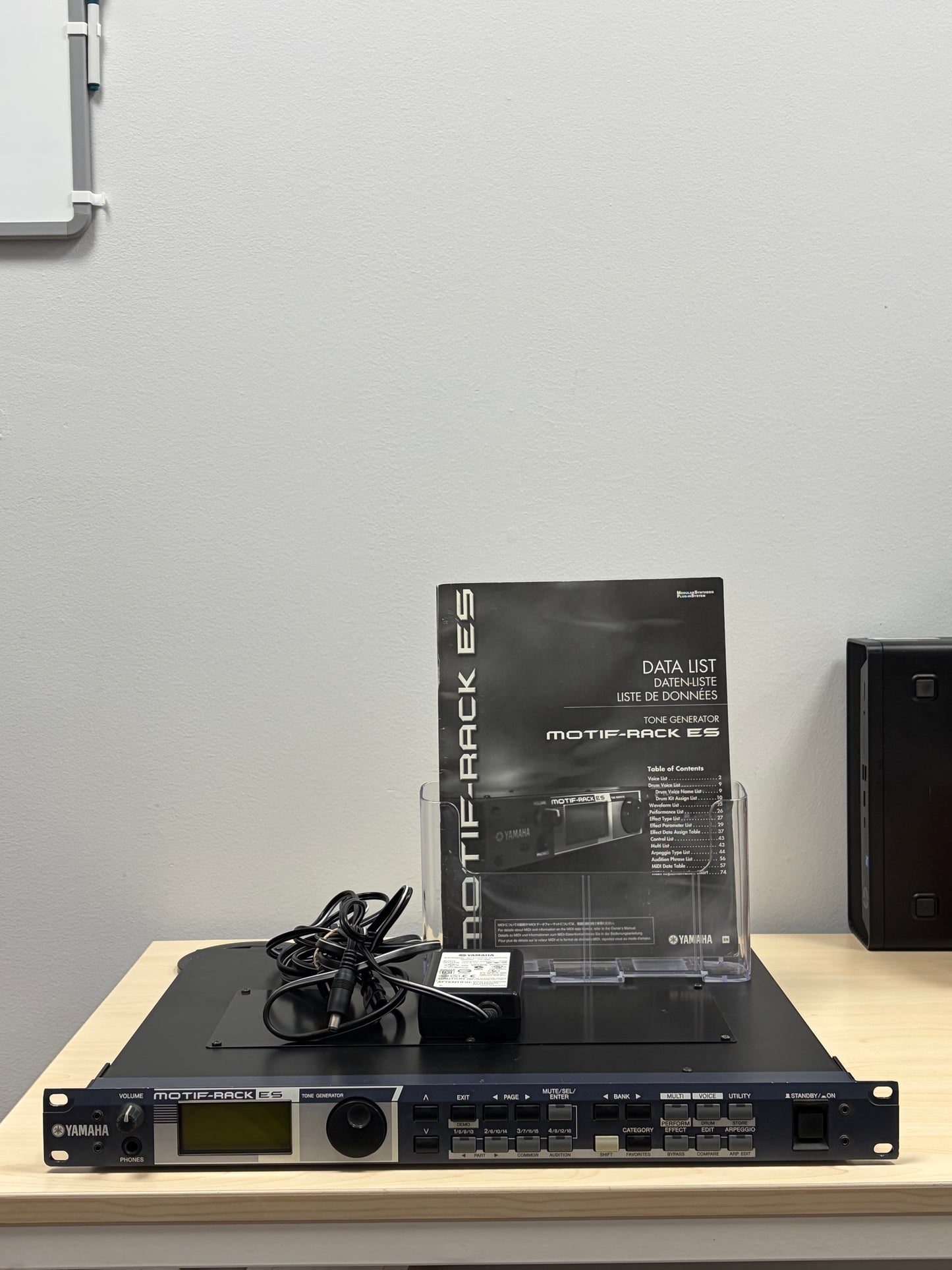 YAMAHA MOTIF-RACK ES Tone Generator Synthesizer Module