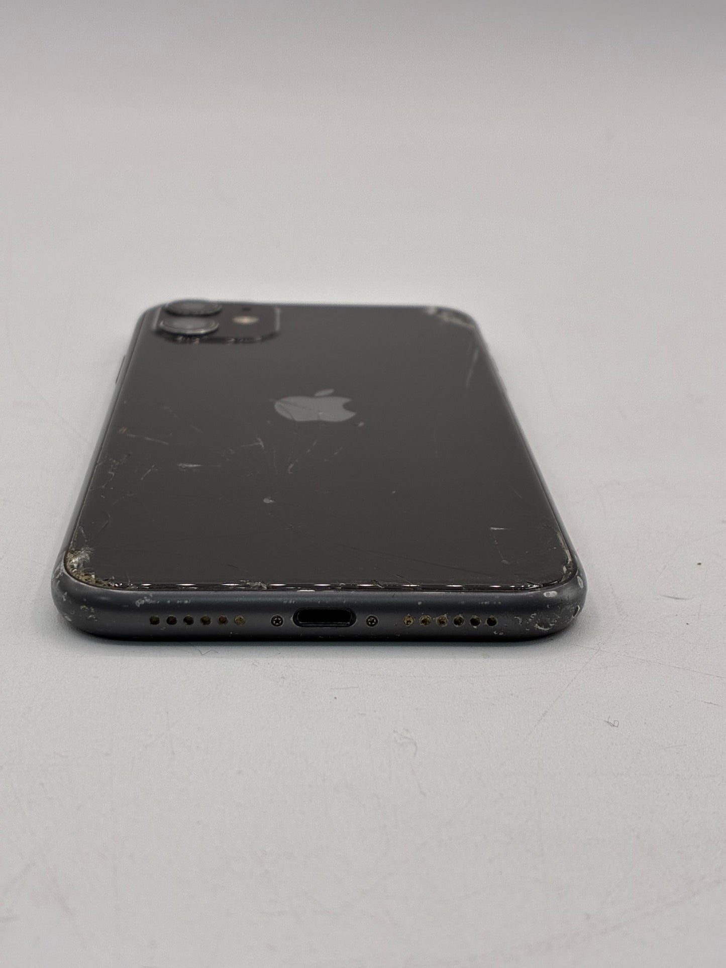 Apple iPhone 11 6.1 inch 128GB Black Unlocked Broken