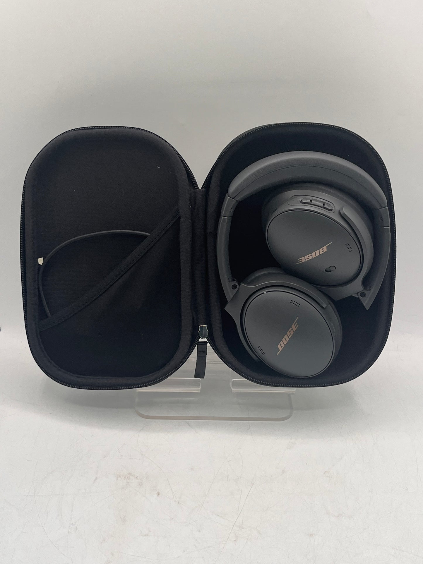 Bose QuietComfort 45 Wireless Headphones With Carrying Case Gray