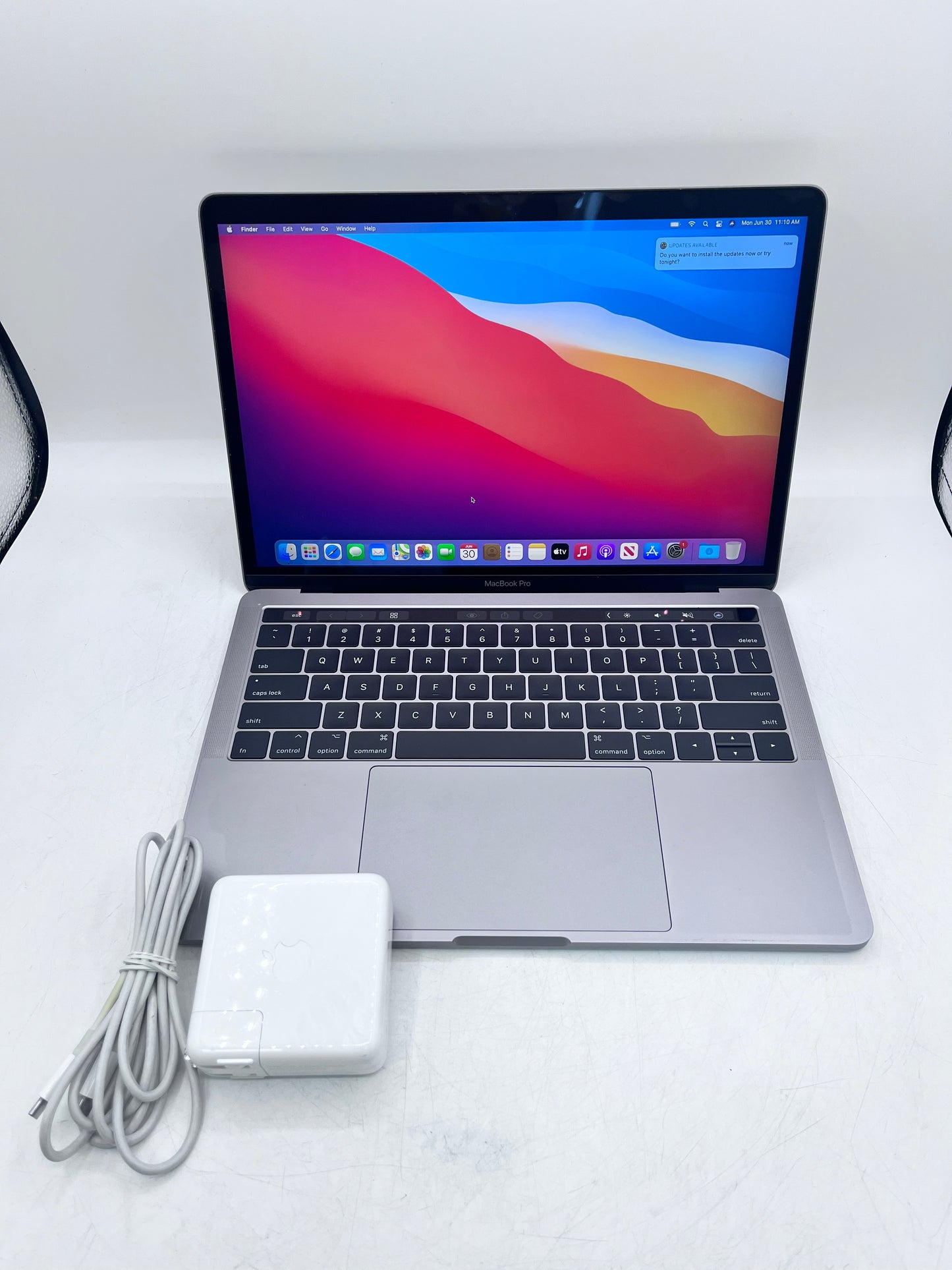 Apple MacBook Pro 13.3 " A1706 2017 - Intel i7, 16GB RAM, 512GB -  Silver