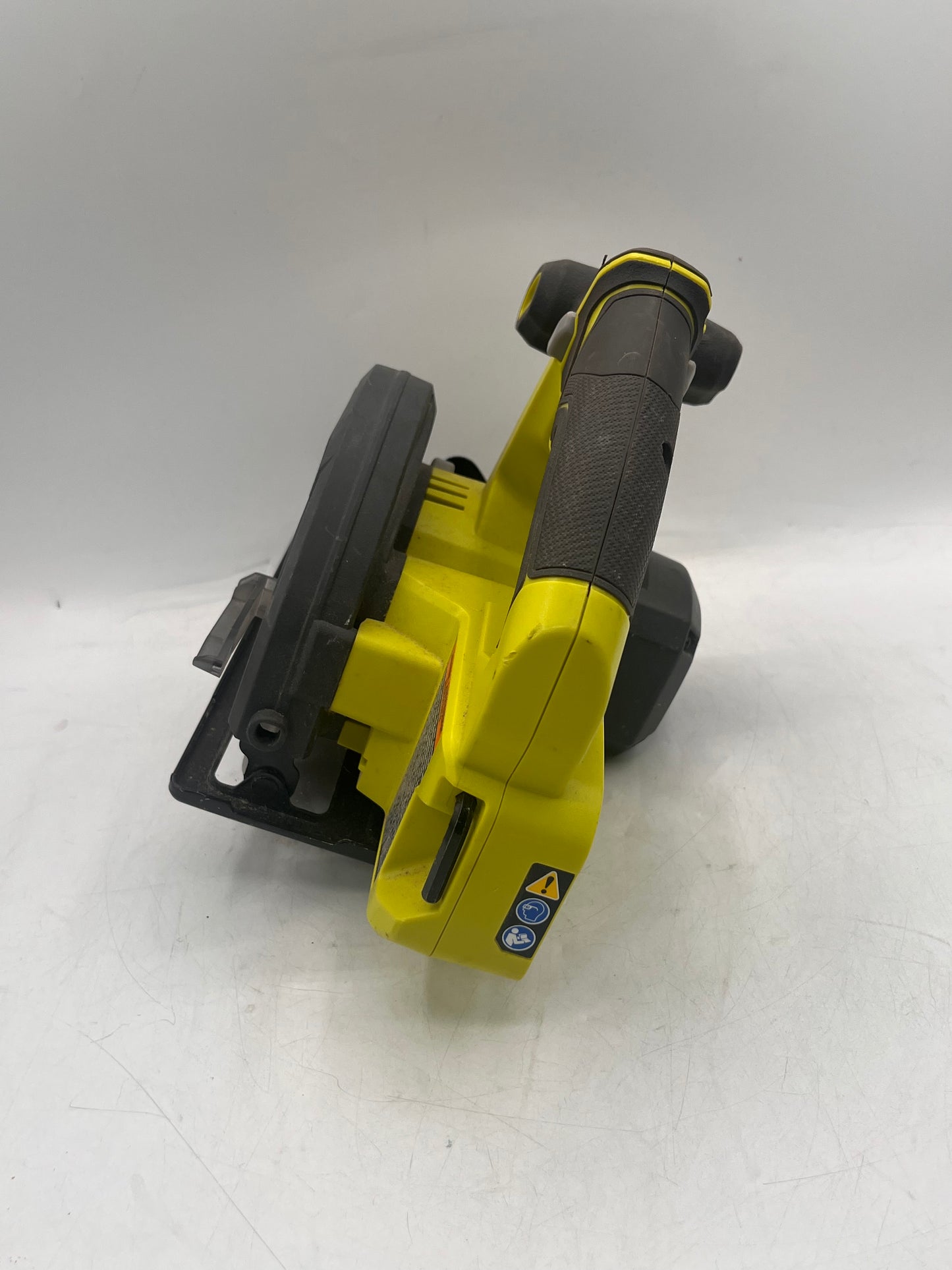 RYOBI PCL500 ONE+ 18V Cordless 5-1/2 in. Circular Saw
