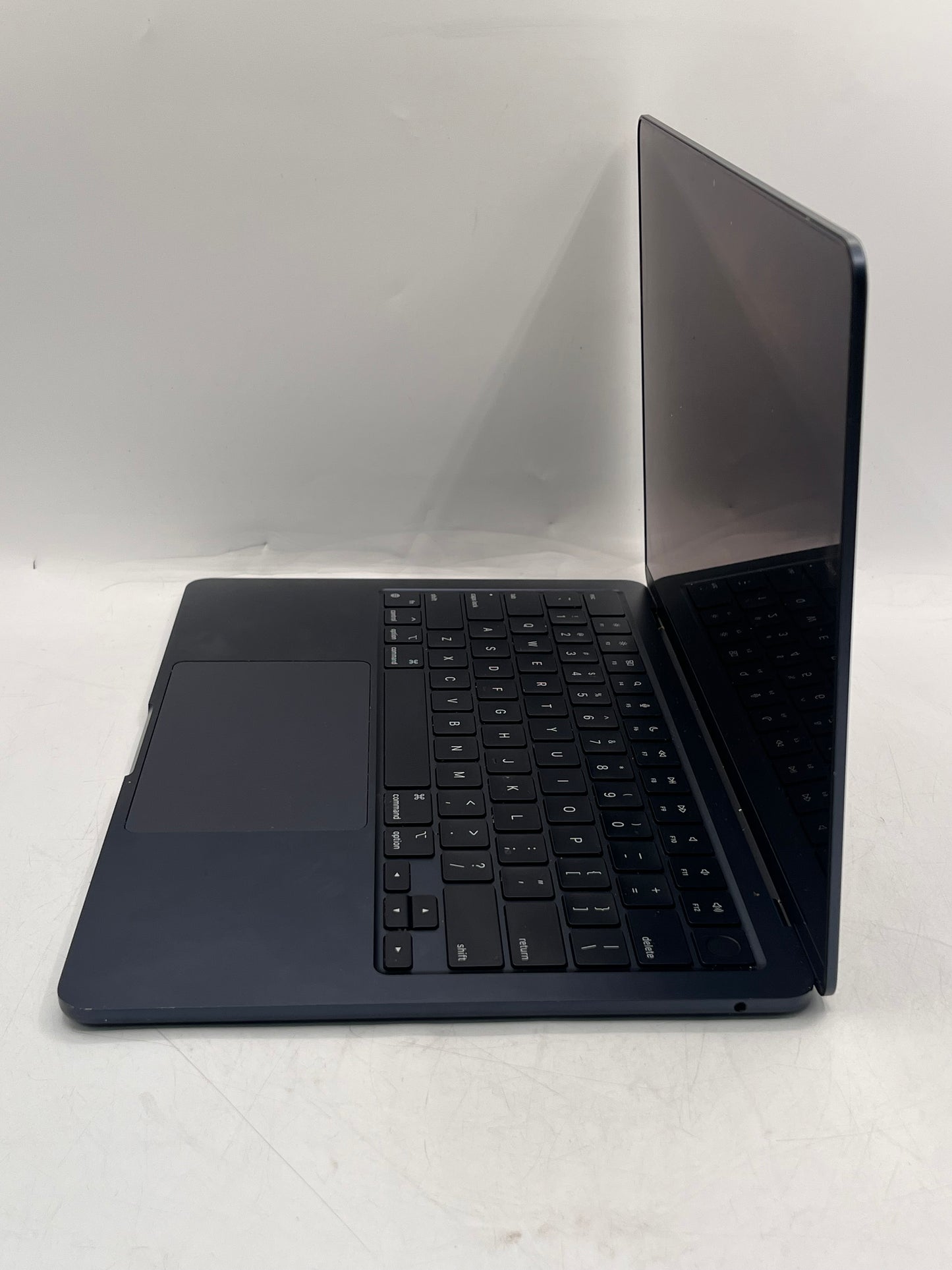2023 Apple MacBook Air 13' M2 8GB 256GB A2681 MLY33LL/A Midnight 142 Cycle Count