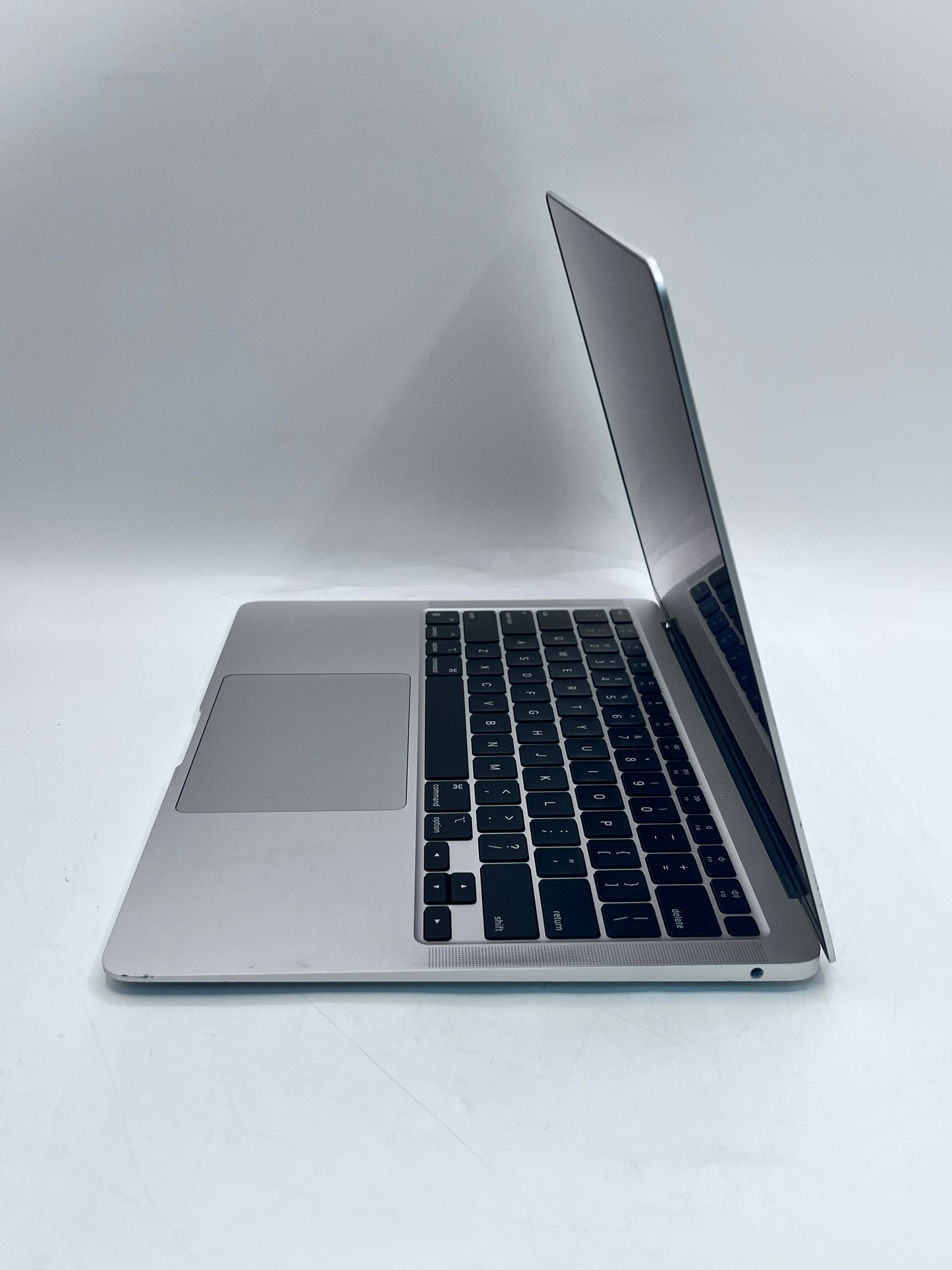 2020 Apple MacBook Air 13.3" M1 7C 8GB 256GB A2337 REMOTELY MANAGED 45 CC