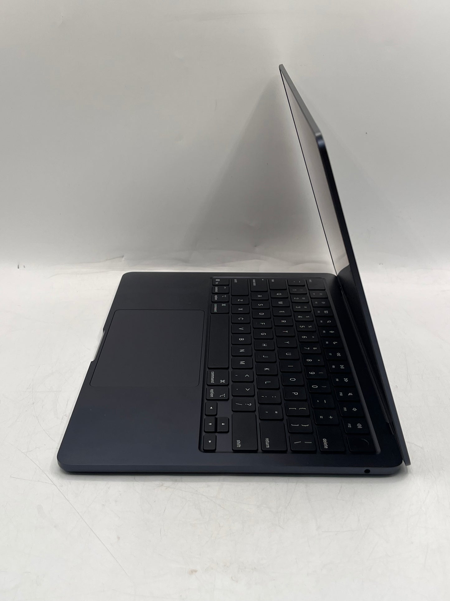 2025 Apple MacBook Air 13" M4 MW123LL/A A3240 16GB 256GB Blue 31 Cycle Count