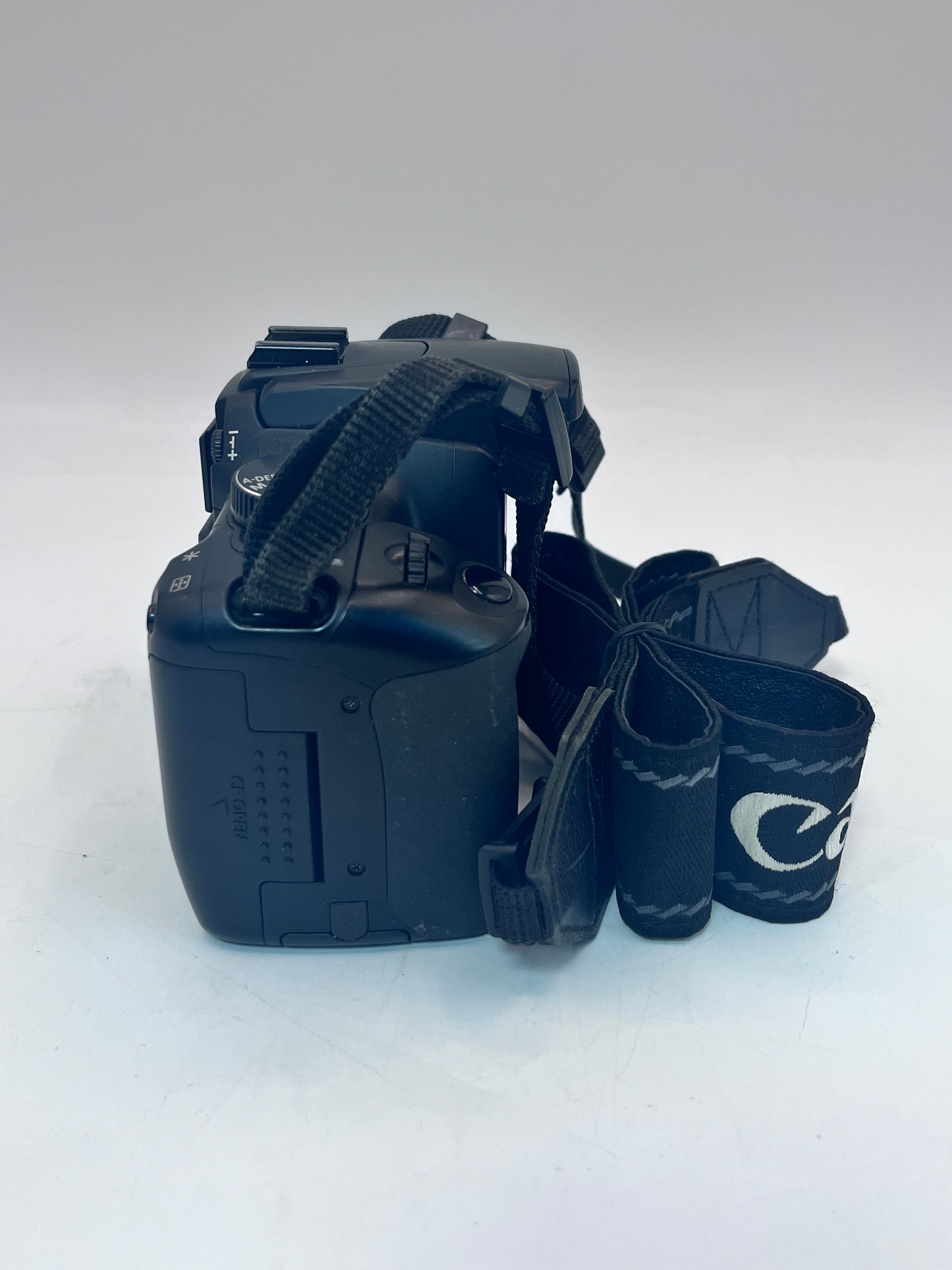 Canon Rebel XTi Digital Camera w/ EF-S 18-55mm - Black