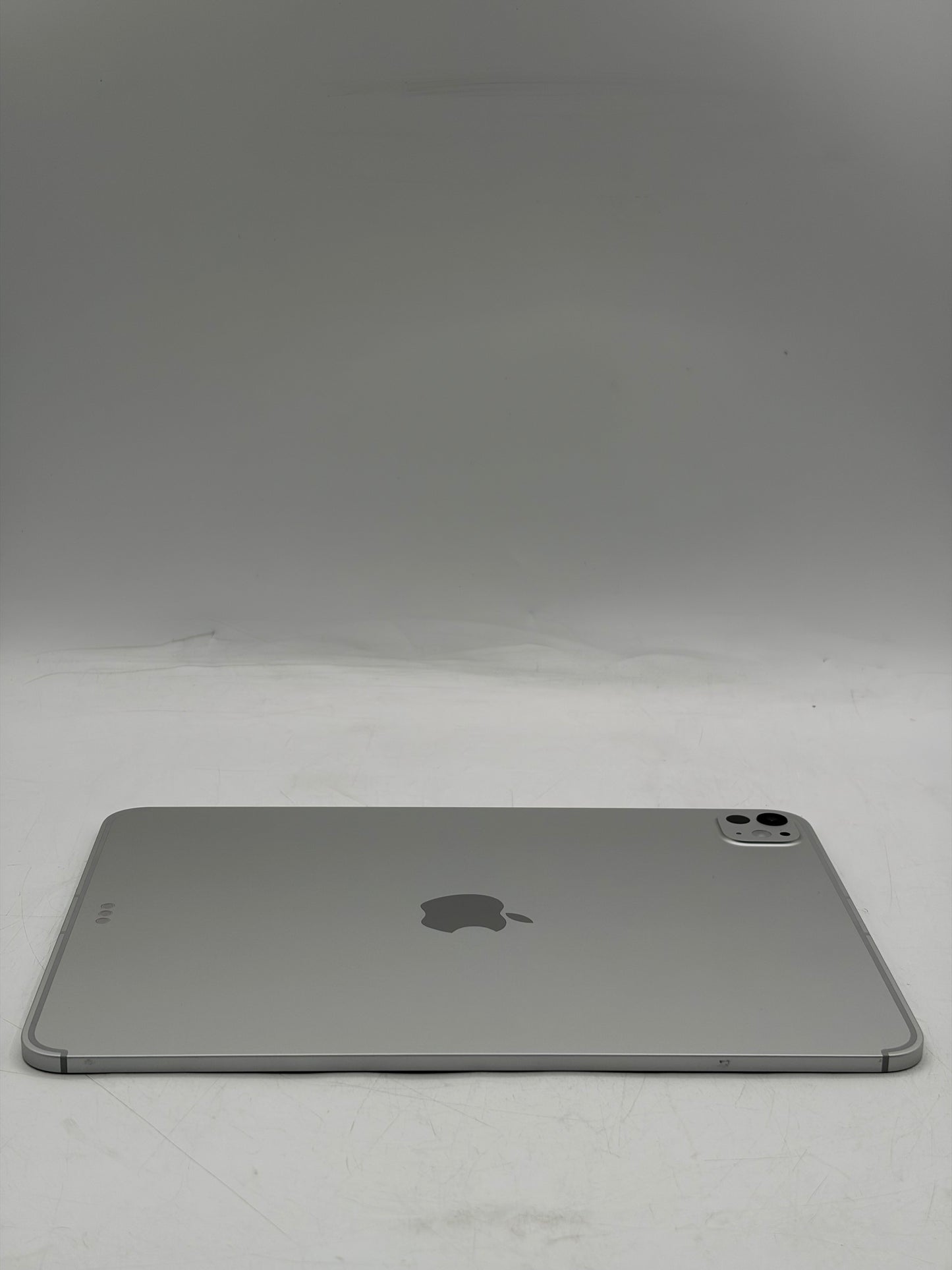 2025 Unlocked Apple iPad Pro 11" M5 256GB WiFi + LTE A3358 ME2P4LL/A 100% BH